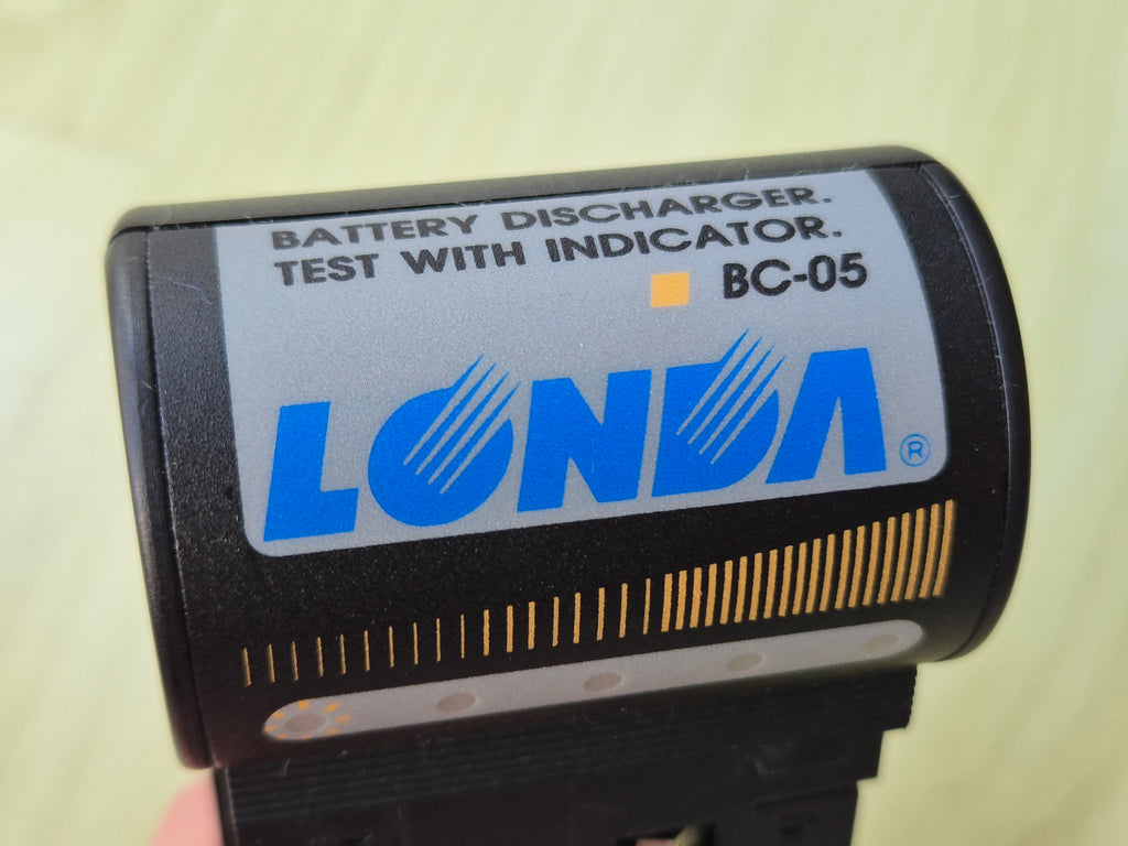 LONDA BC-05 Battery Discharger & Tester Black Compact w/ Box – Good Condition
