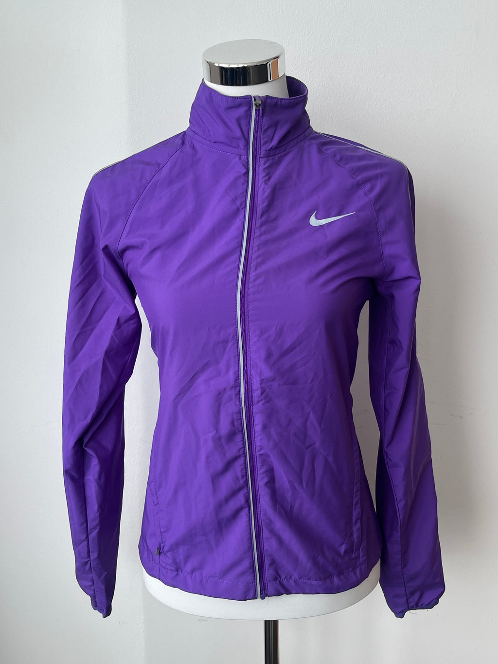 Nike Damen Laufjacke XS lila reflektierend, sehr guter Zustand