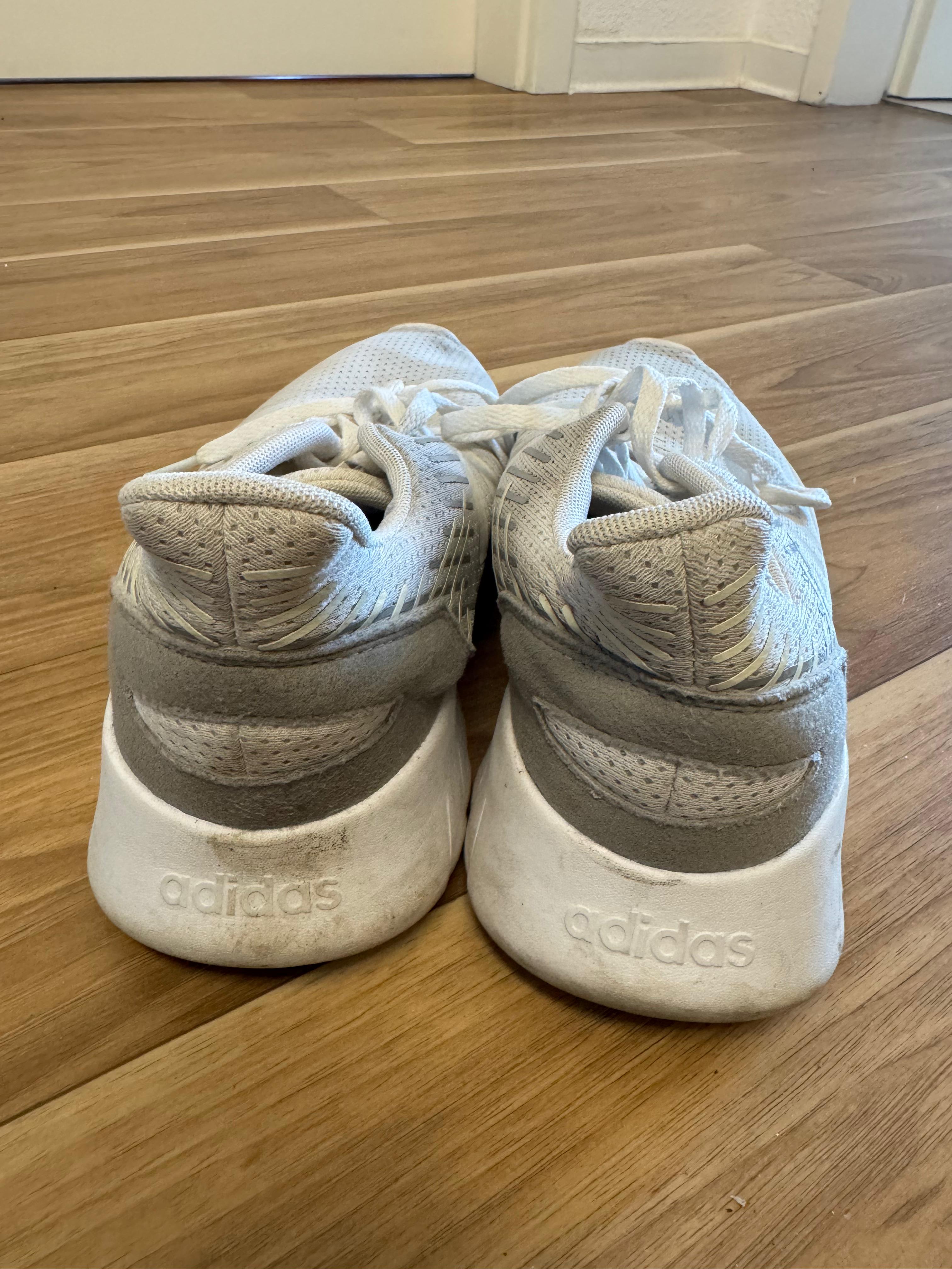 Adidas Lite Racer – US 8 / EU 40 – Beige – Guter Zustand