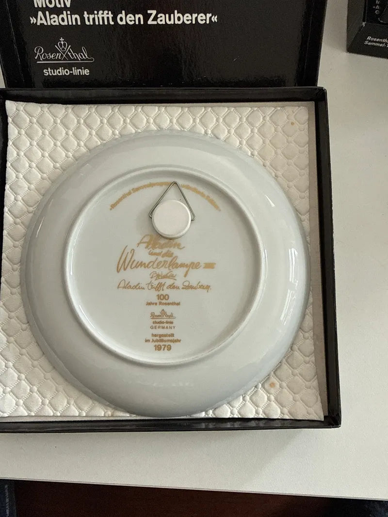 Rosenthal Collector Plate “Aladdin Meets the Magician” by Björn Wiinblad, VG