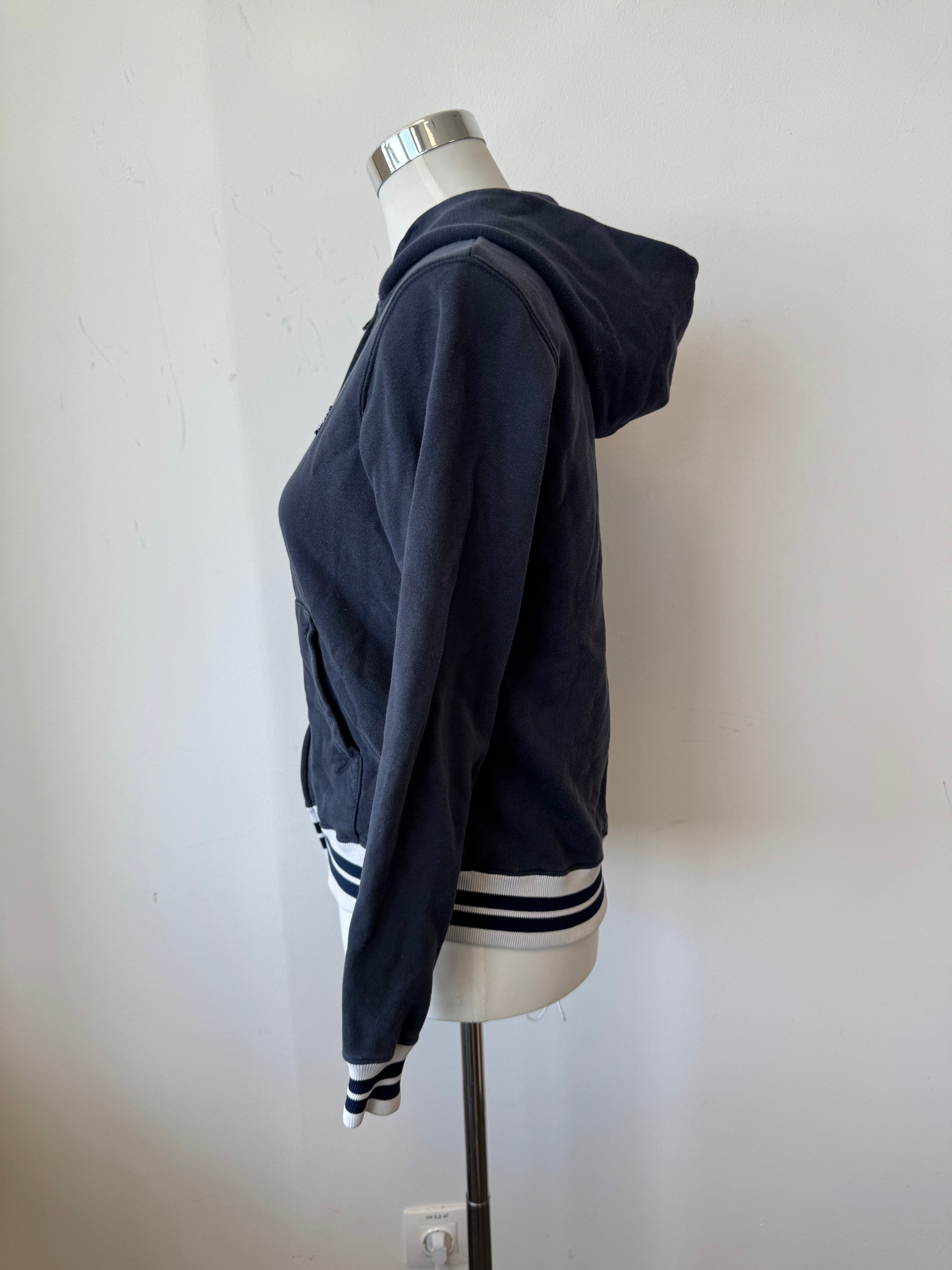Fred Perry Zip Hoodie – Navy, Gestreifter Saum, Größe M, Guter Zustand