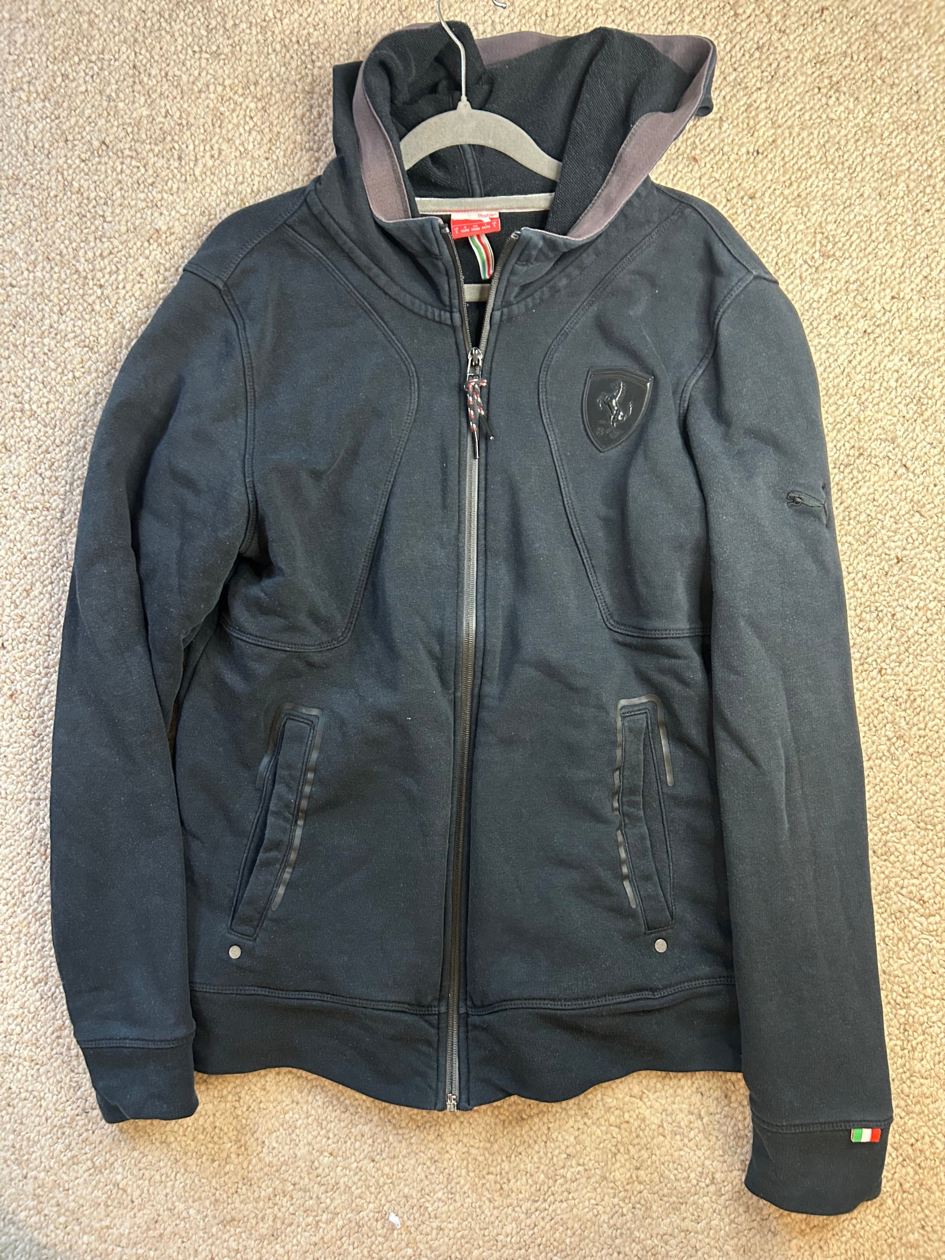 Puma Ferrari Shield Zip-Hoodie S – Schwarz – Guter Zustand