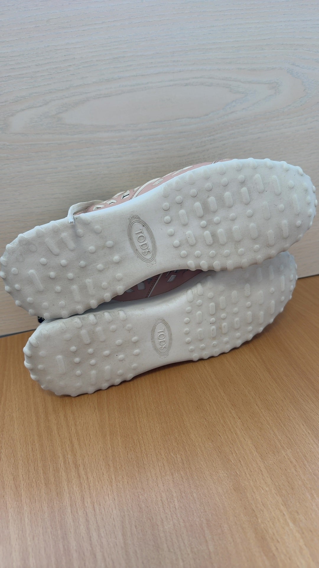 Tod’s Cut-Out Leder Sneakers Blush Pink EU 37.5 Sehr Gut