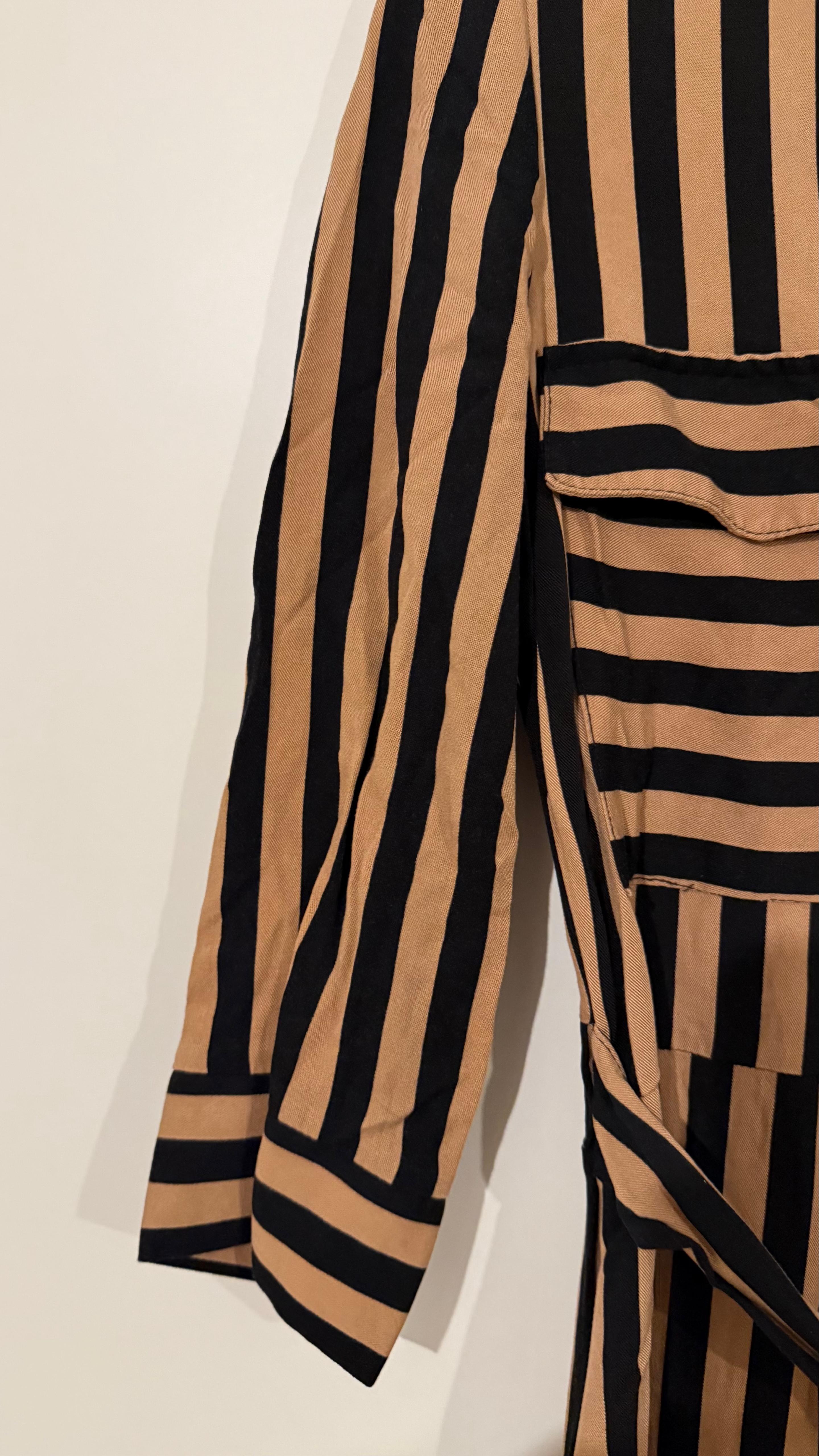 Bershka Gestreiftes Kleid, S, Schwarz/Beige, Stoffgürtel, Sehr guter Zustand