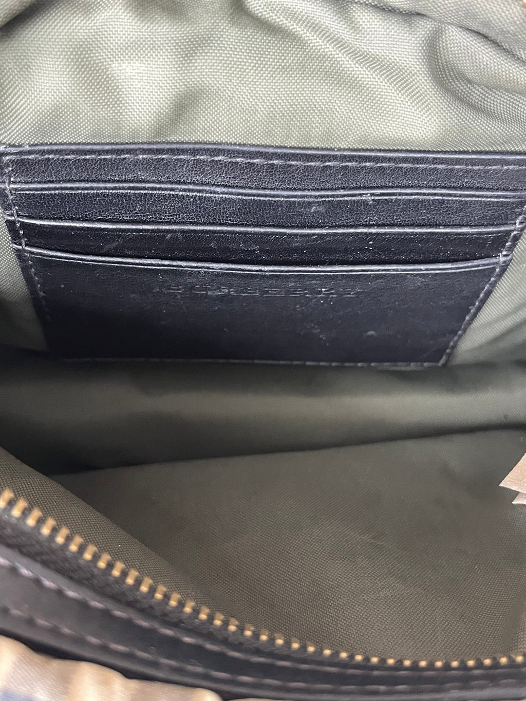 Burberry Camero Party Nylon Tasche – Olive/House Check, Medium, Zustand: Stark genutzt