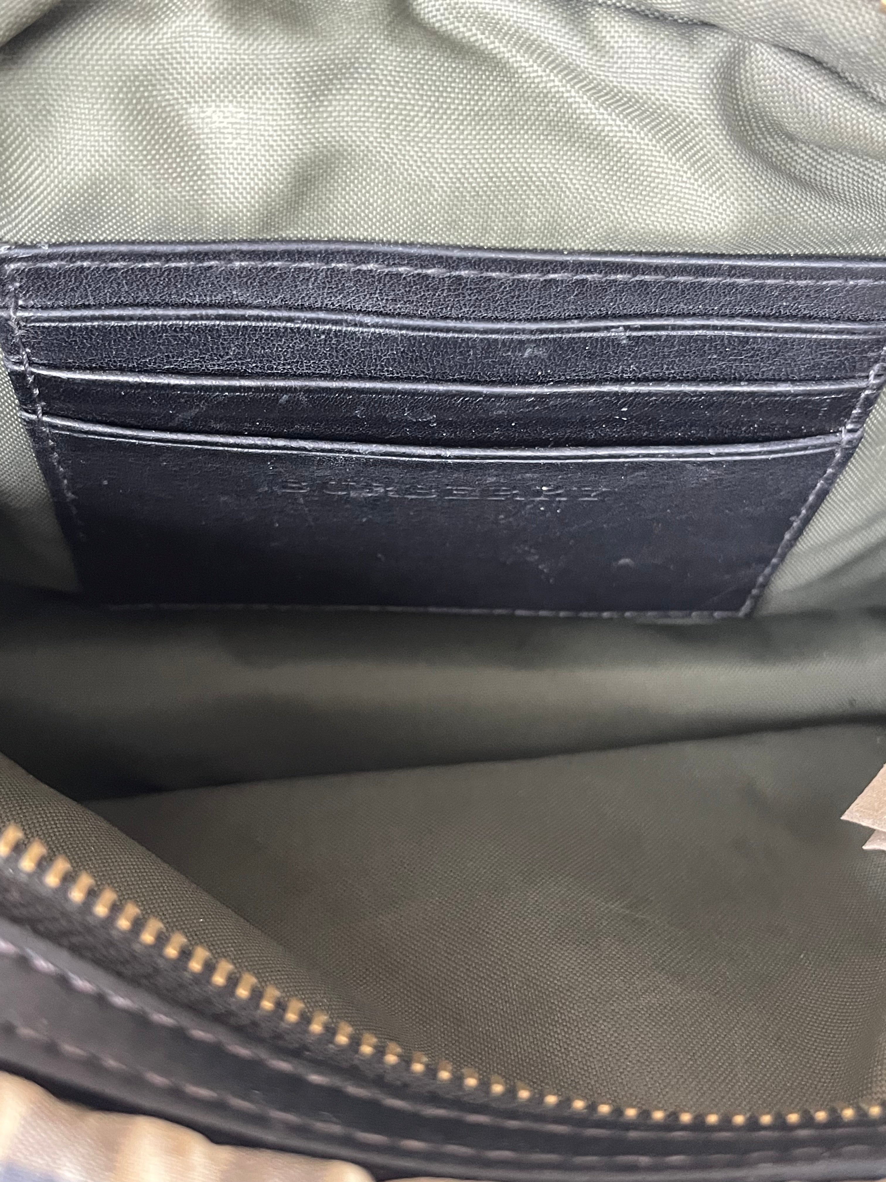 Burberry Camero Party Nylon Tasche – Olive/House Check, Medium, Zustand: Stark genutzt