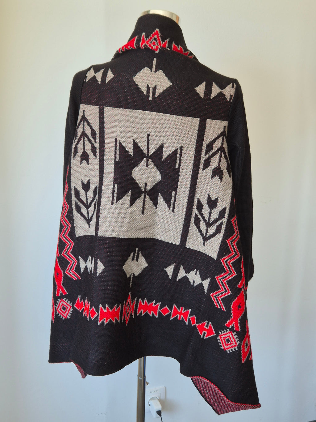 Benti Cardigan – Wasserfall, Jacquard Navajo Muster, Gr. M, Neu