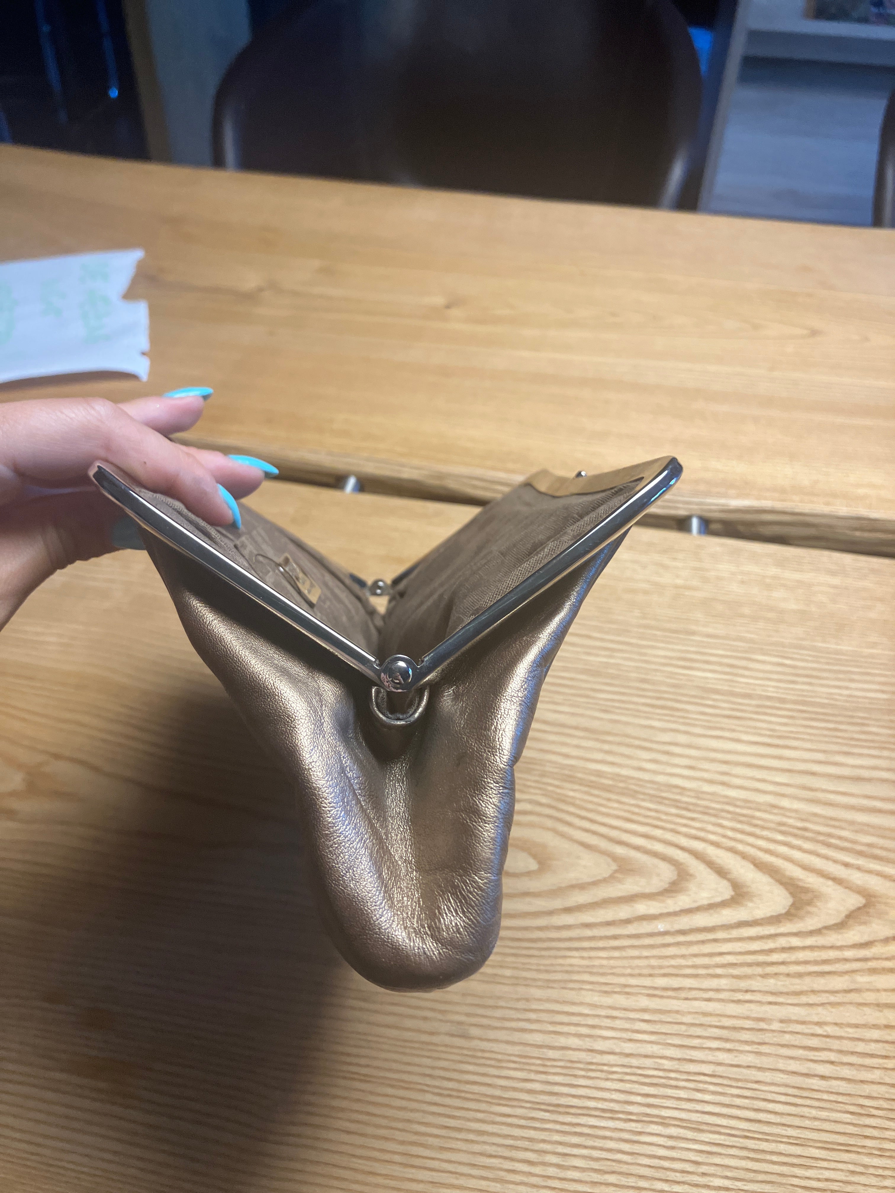Furla Metallic Bronze Leder Clutch 25cm Kiss-Lock, Zustand Gut
