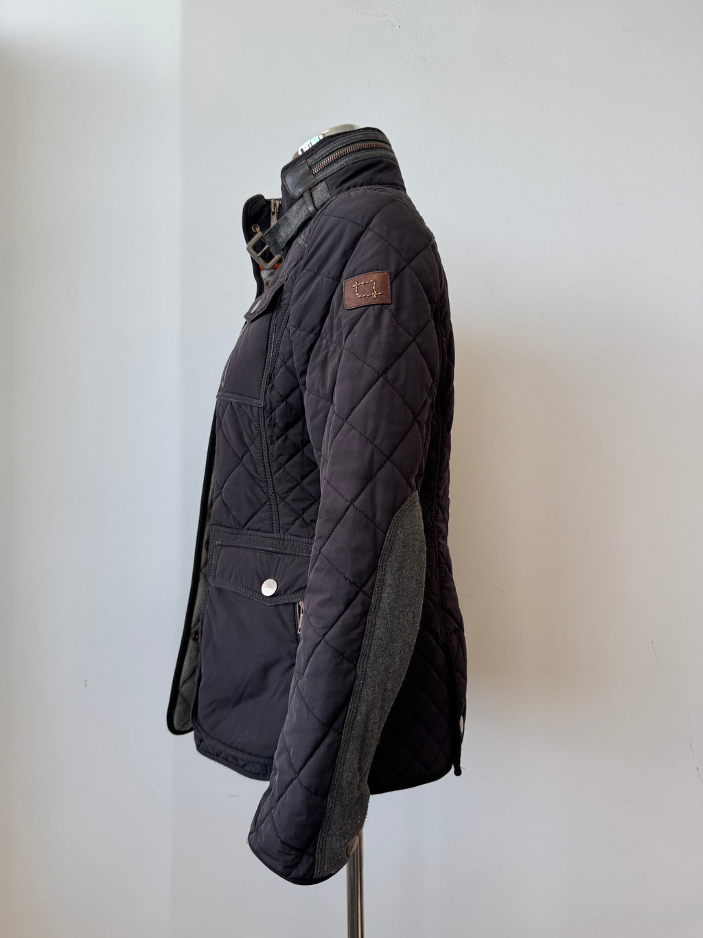 Handstich Quilted Hunting Jacket S (EU 36) Schwarz – Guter Zustand