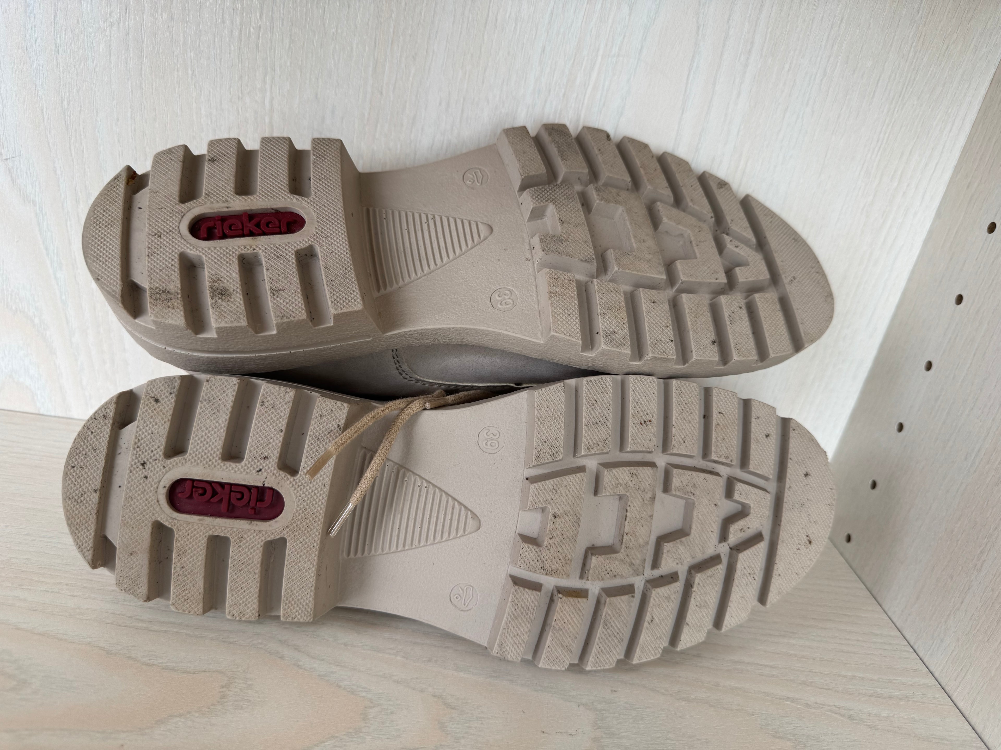 Rieker Damen Schnürschuhe Leder Beige Gr. 39 Guter Zustand