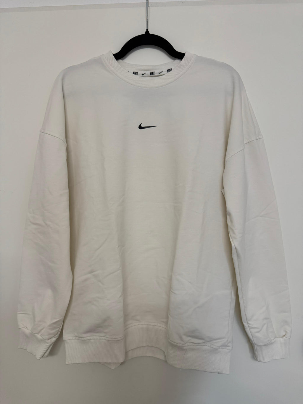Nike Dri-FIT Crew White Sweatshirt Size L – Like New