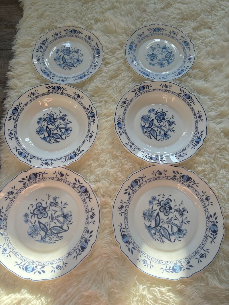 Set of 6 Arcopal Blue Bonnet Soup Plates, White/Blue Floral, 25cm, Vintage Opal Glass