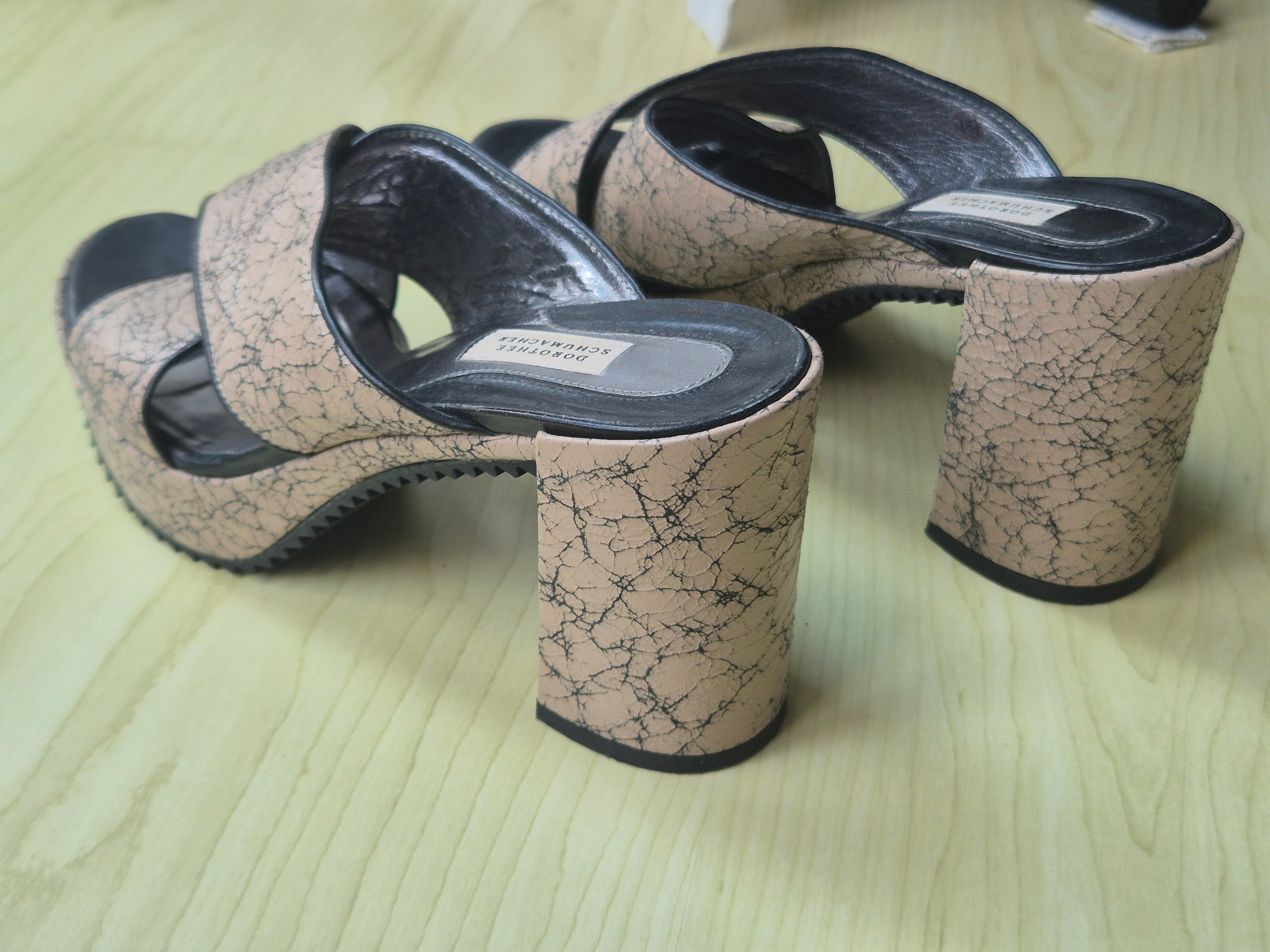 Dorothee Schumacher Mutual Criss-Cross Sandalen 38.5 Beige/Schwarz, gut, Box