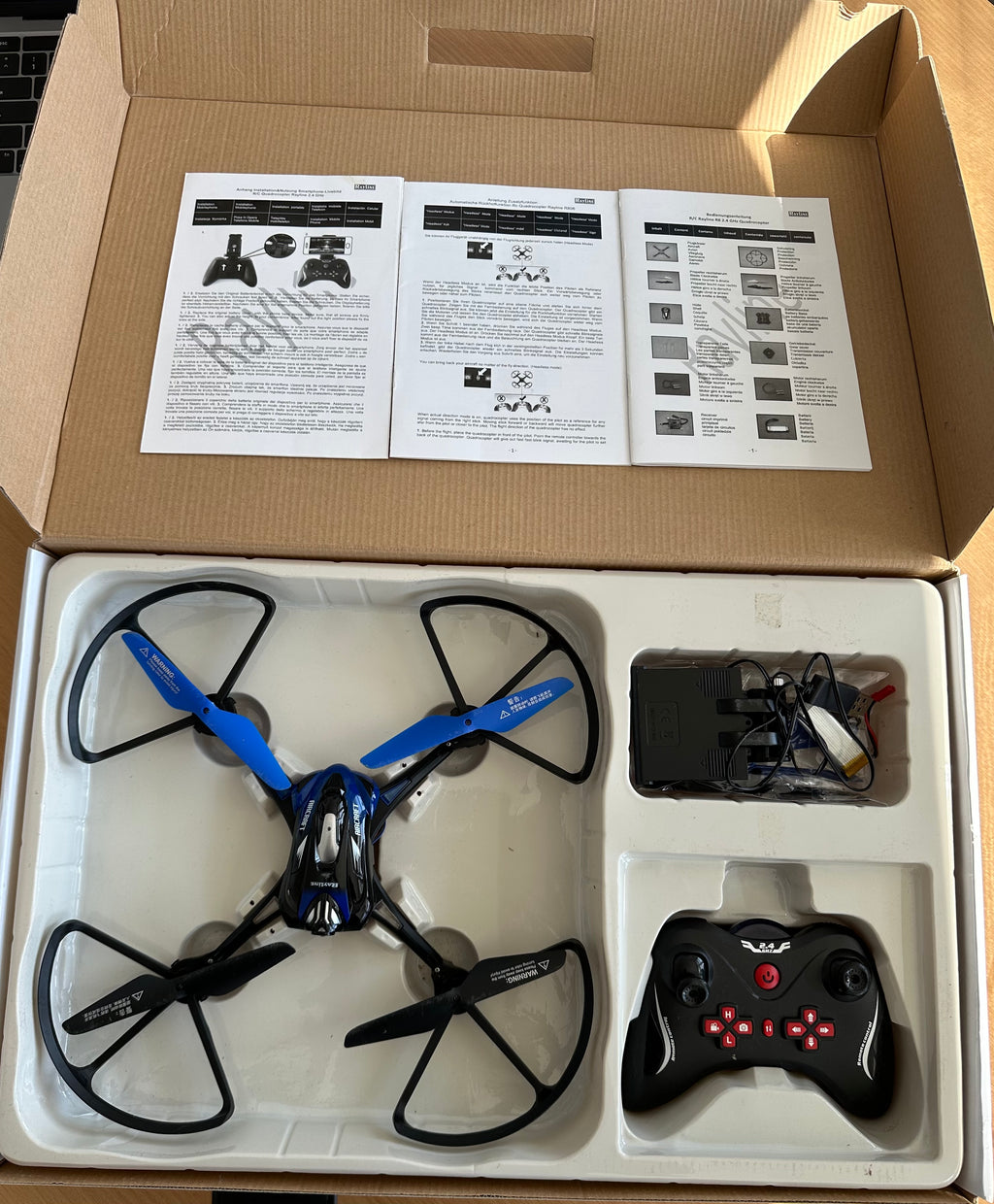 Rayline R8 Quadrocopter Blau/Schwarz m. HD-Kamera & OVP – sehr guter Zustand