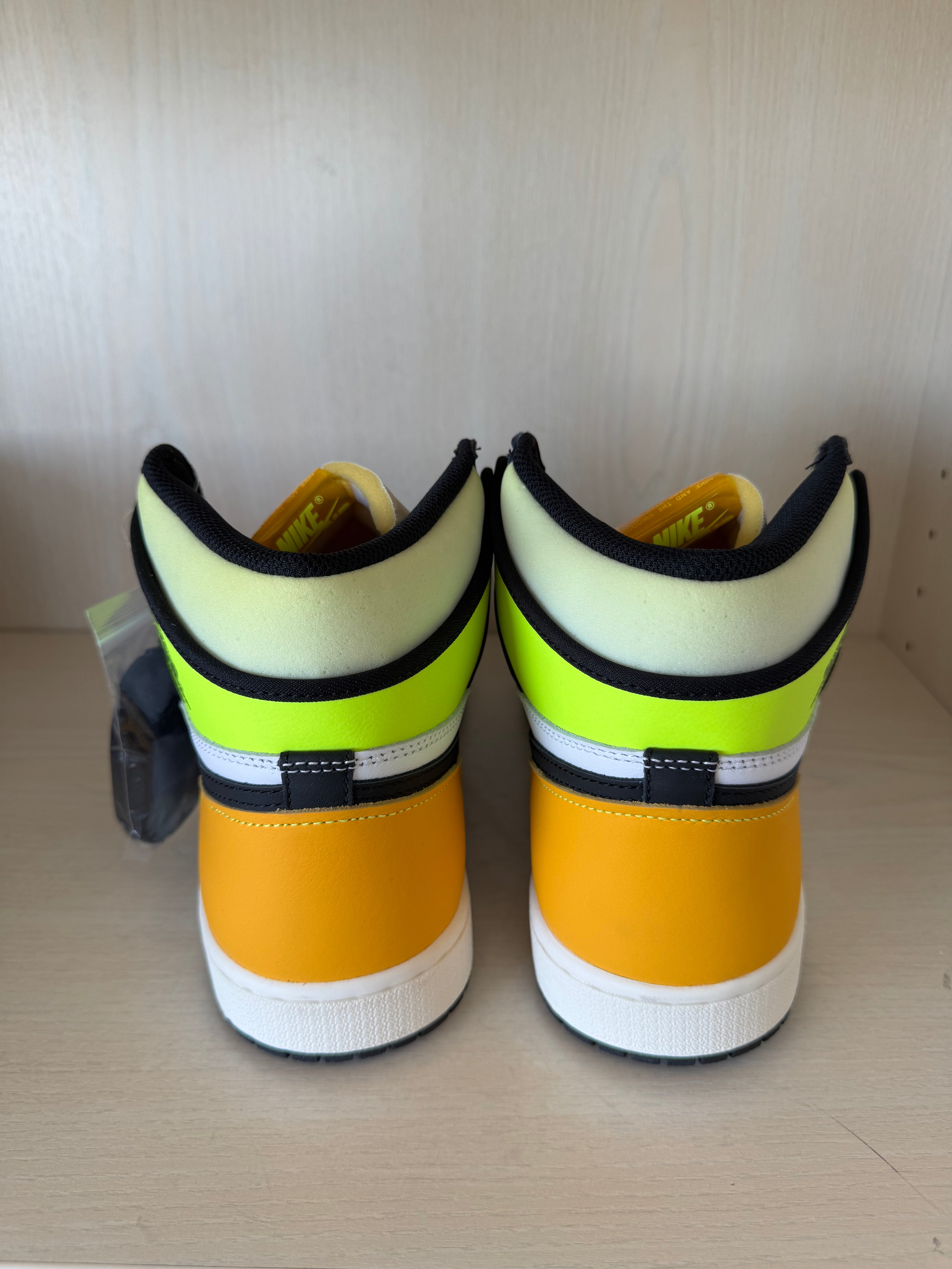 Nike Air Jordan 1 High OG Volt Gold DS US 11.5 / EU 45.5 New