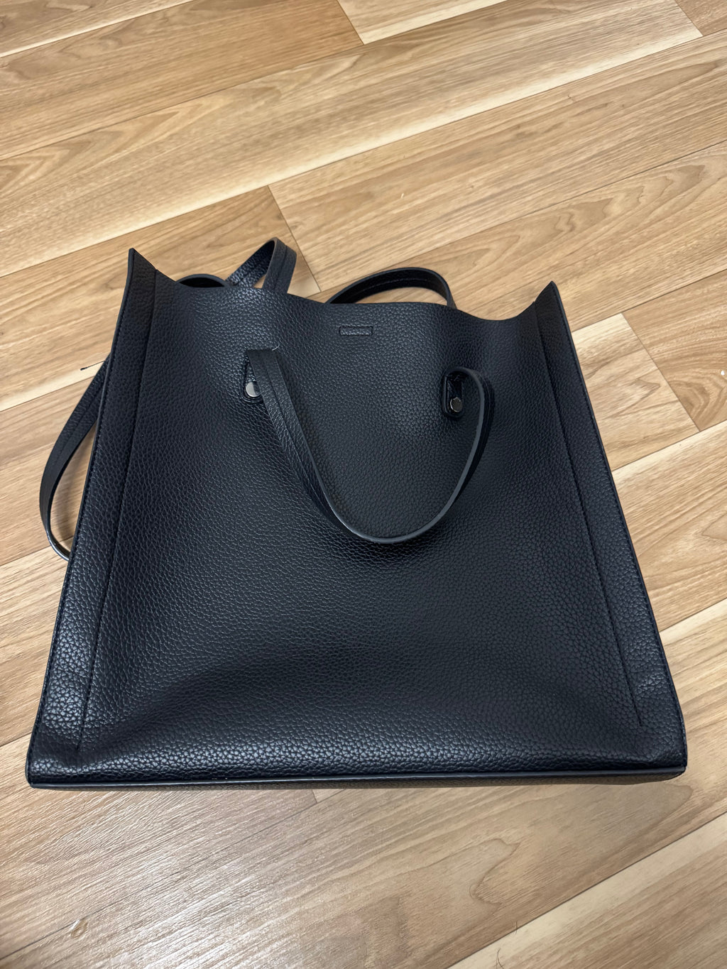 Even&Odd Reversible Tote Large Leder schwarz/rot – sehr gut