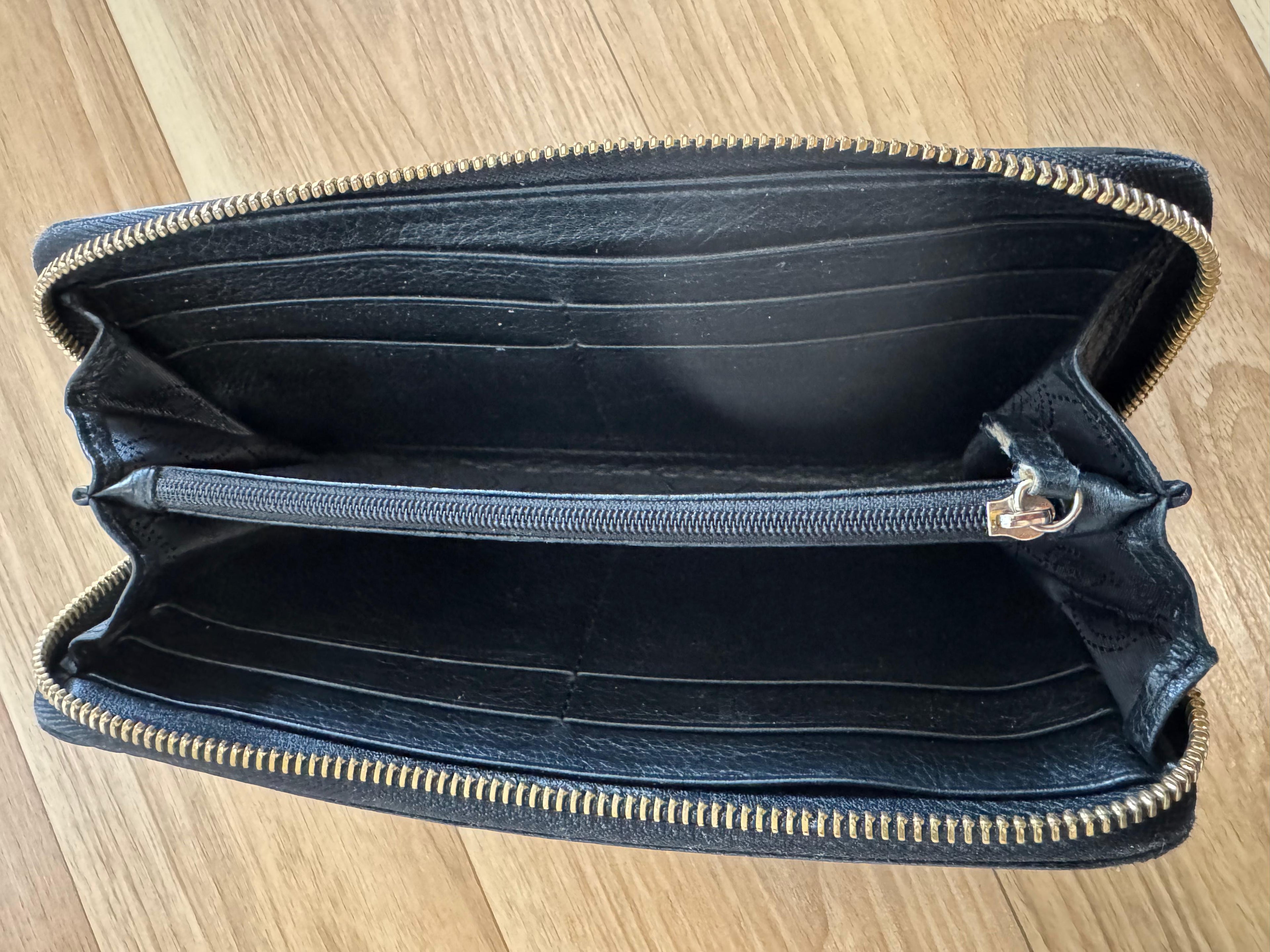 Michael Kors Jet Set Travel Wallet – Black Leather, Gold Hardware, Good Condition