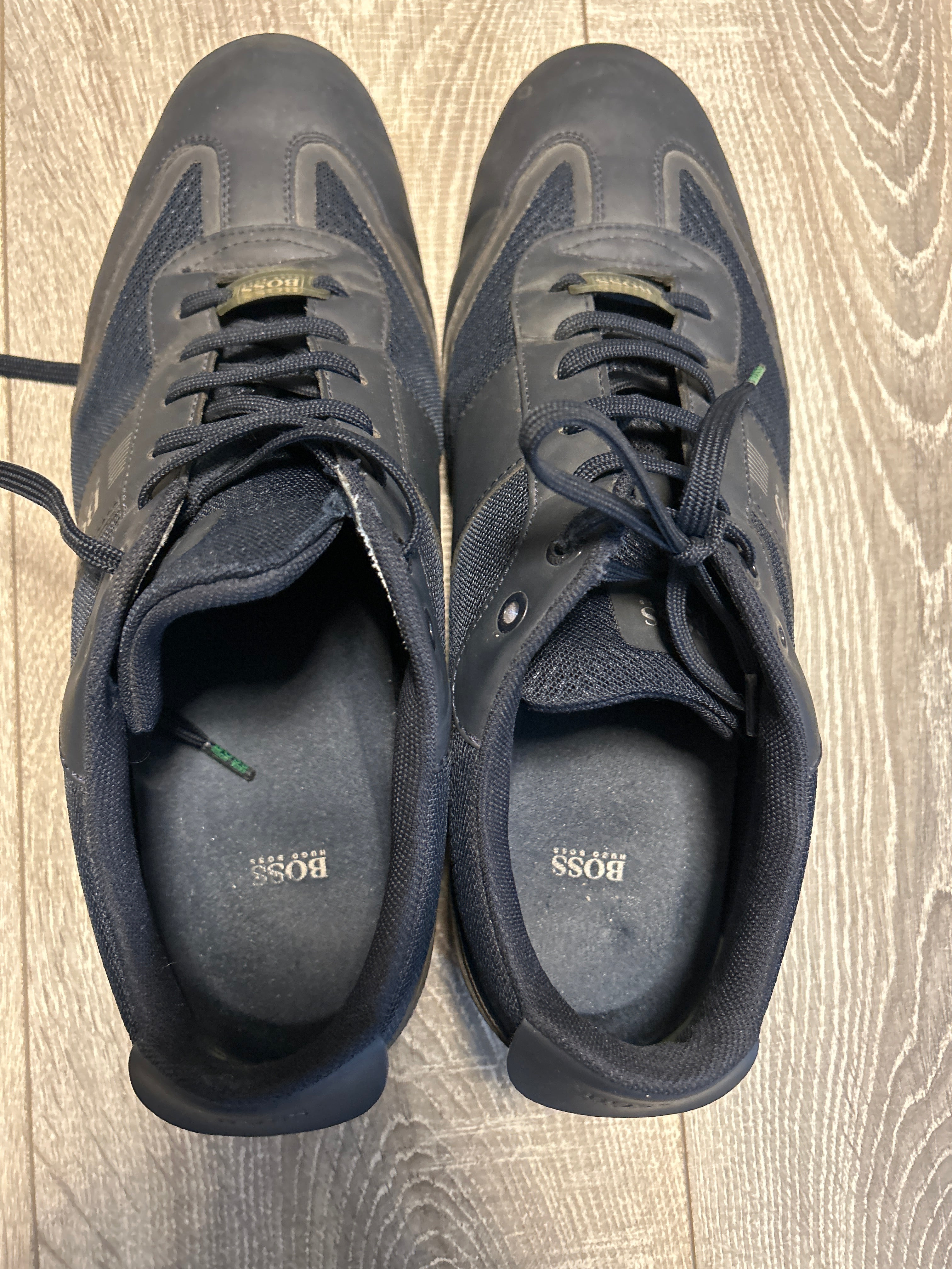 BOSS Lighter Low-Top Sneaker – EU 42, Dunkelblau, Sehr guter Zustand