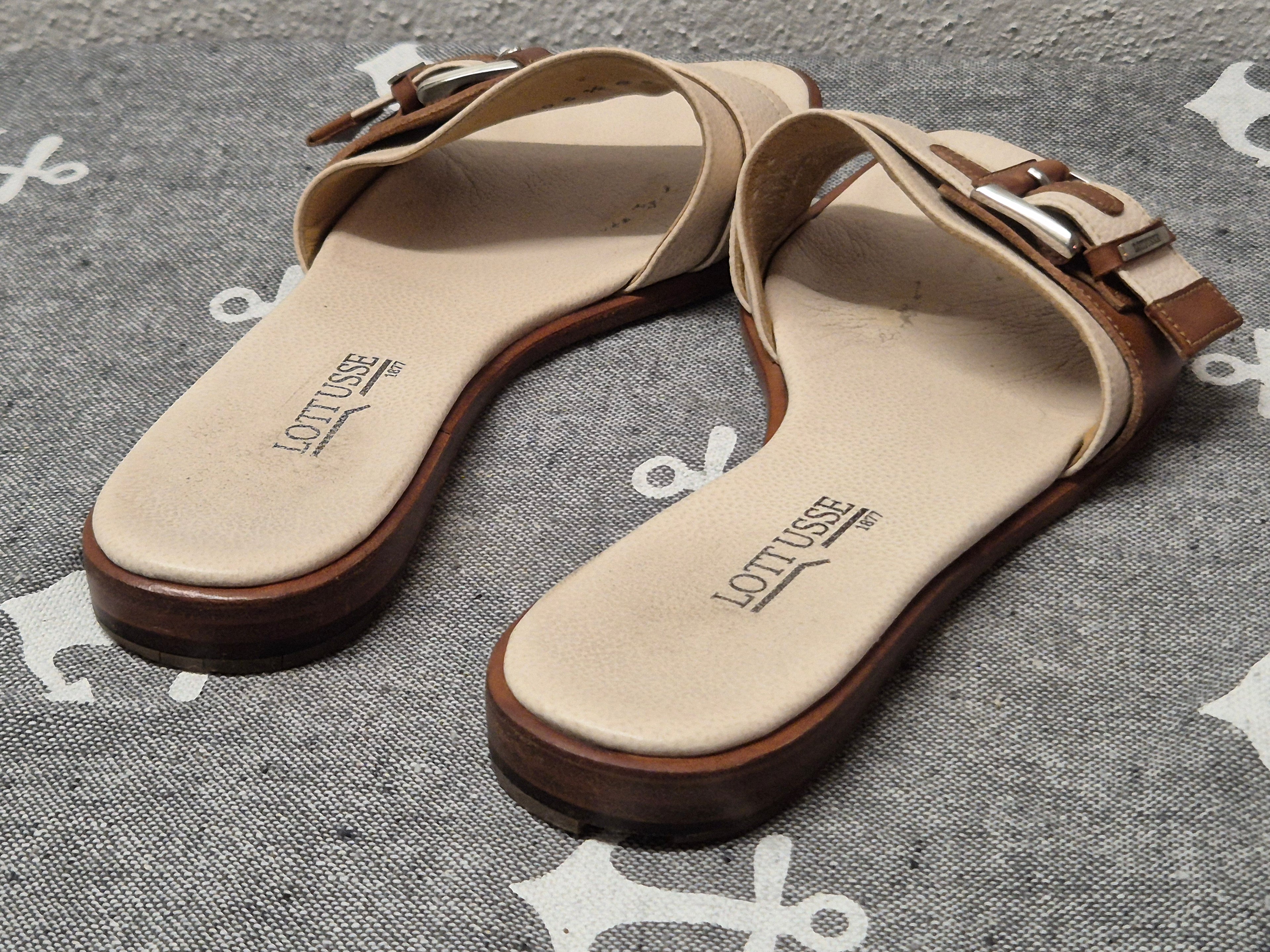 Lottusse Leder-Pantoletten EU 39 | Beige/Braun | Guter Zustand