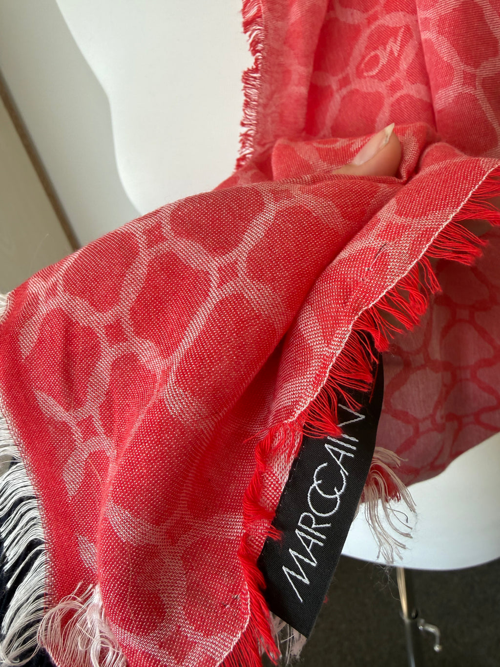 Marc Cain large scarf/wrap, red-white, very good condition