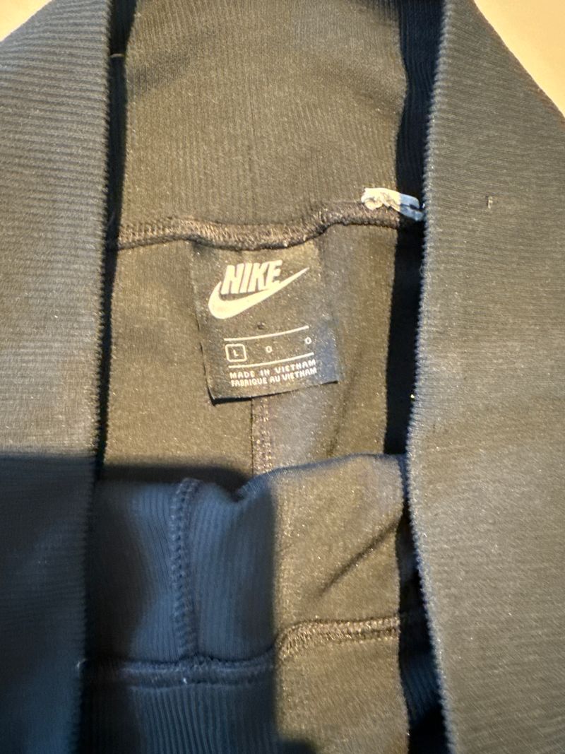Nike Sportswear Air Ribbed Bike Shorts XS Black – Very Good Condition