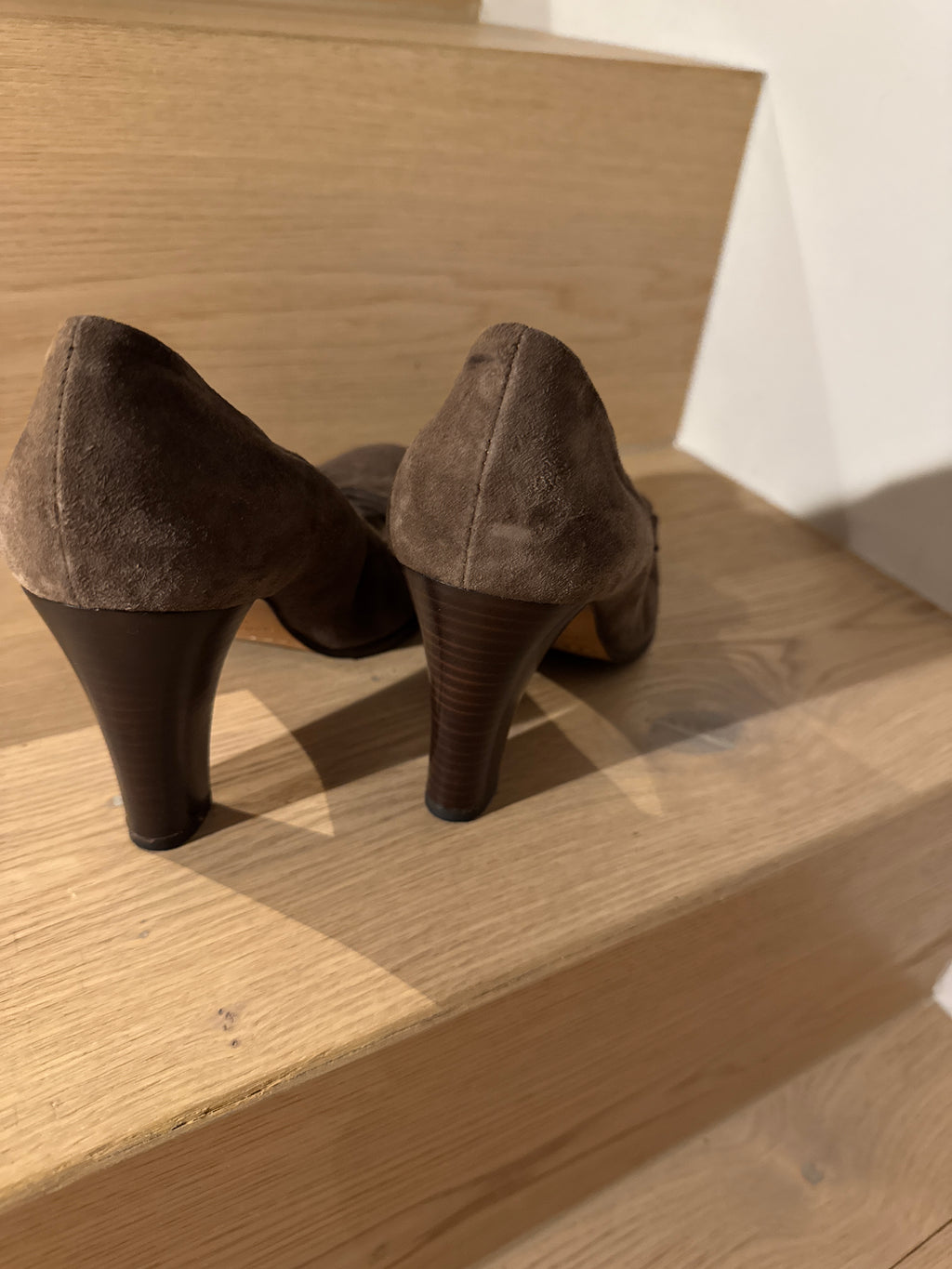 René Lezard chocolate brown suede pumps, size 38 EU / 7 US, made in Italy, good