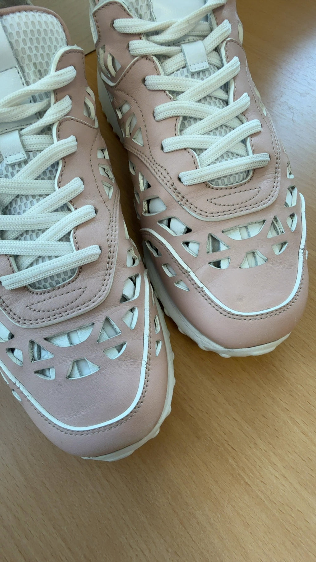 Tod’s Cut-Out Leder Sneakers Blush Pink EU 37.5 Sehr Gut
