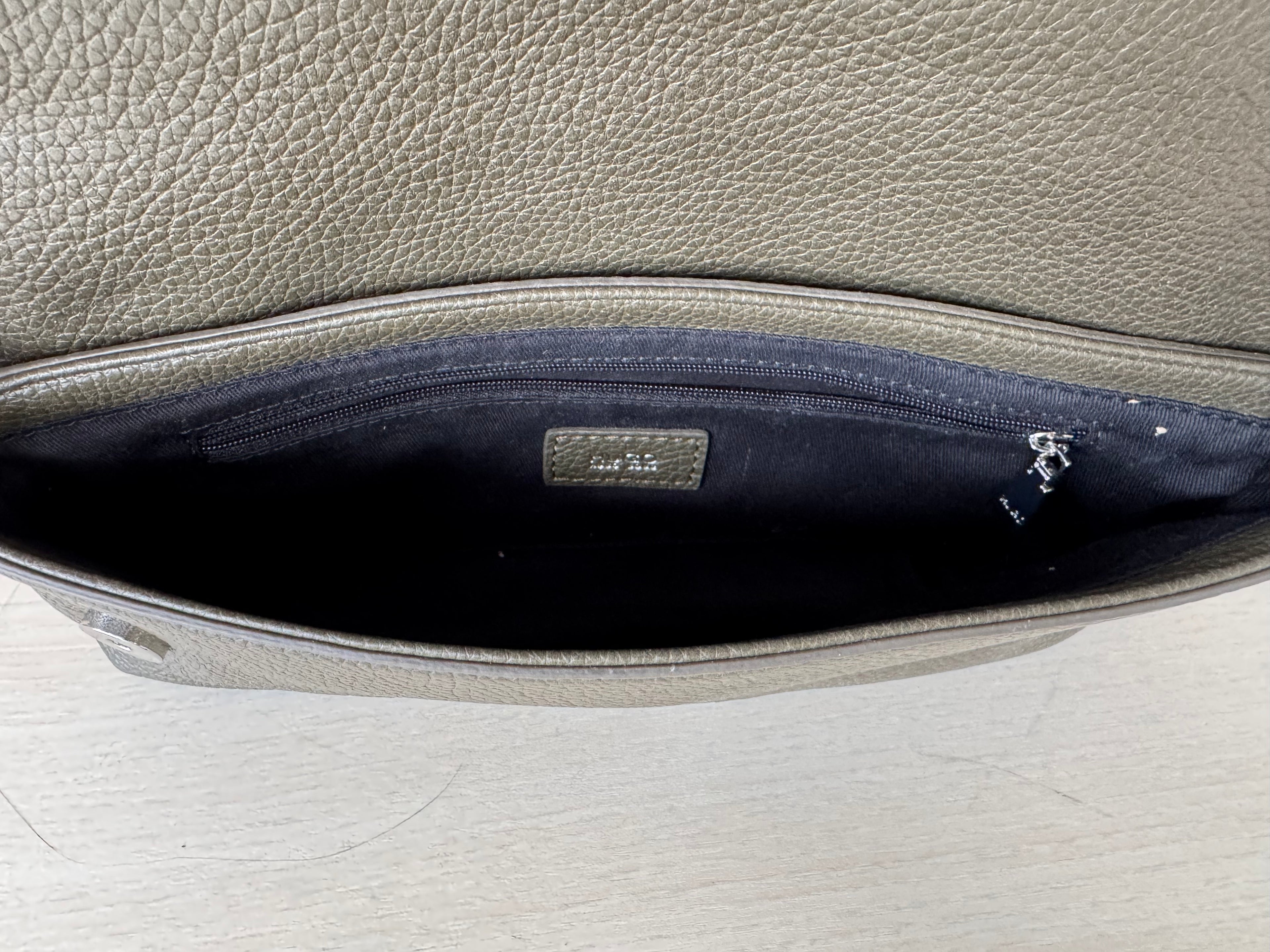 HUGO by Hugo Boss Schultertasche Olive, Kunstleder, Medium, guter Zustand
