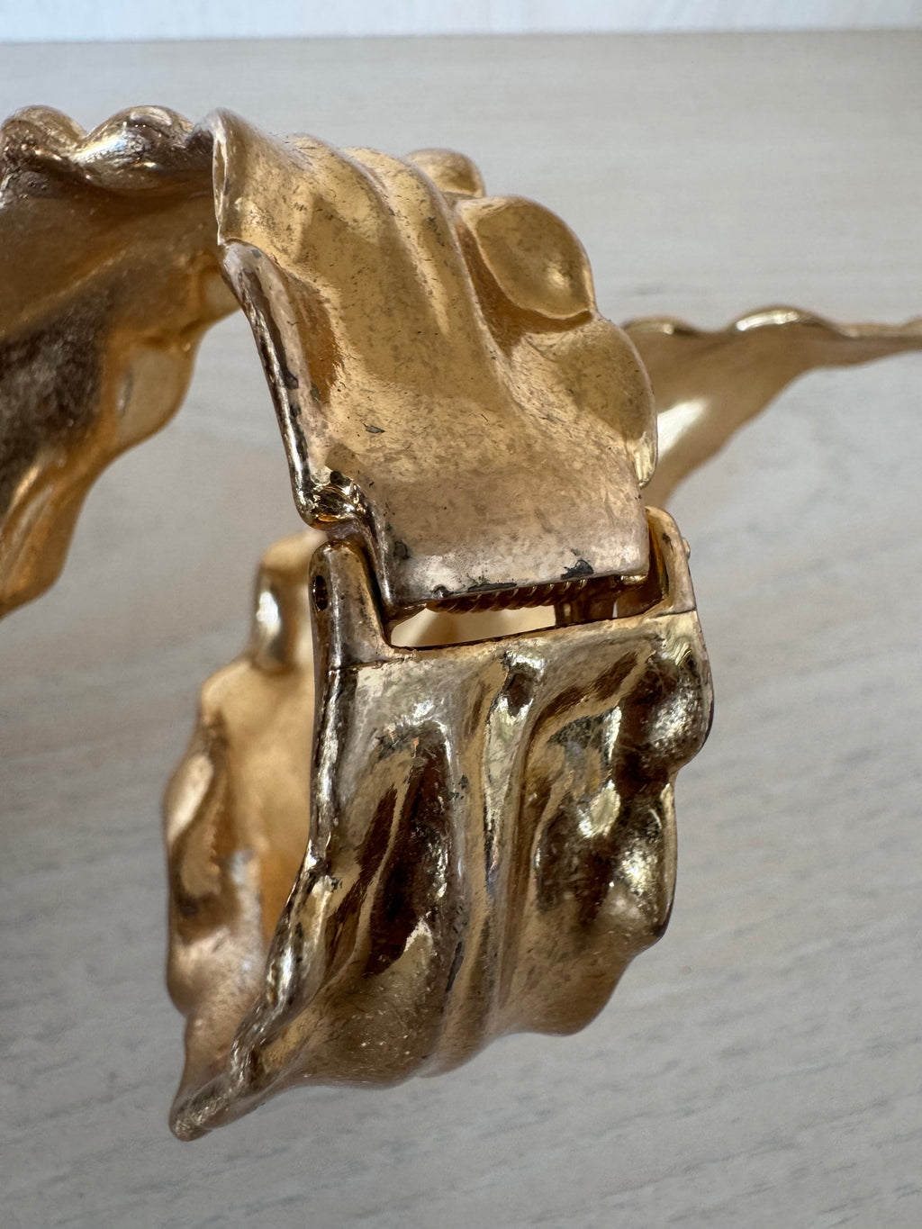Paar Vintage französische Bronze-Gardinenhalter – Blattdesign, sehr guter Zustand