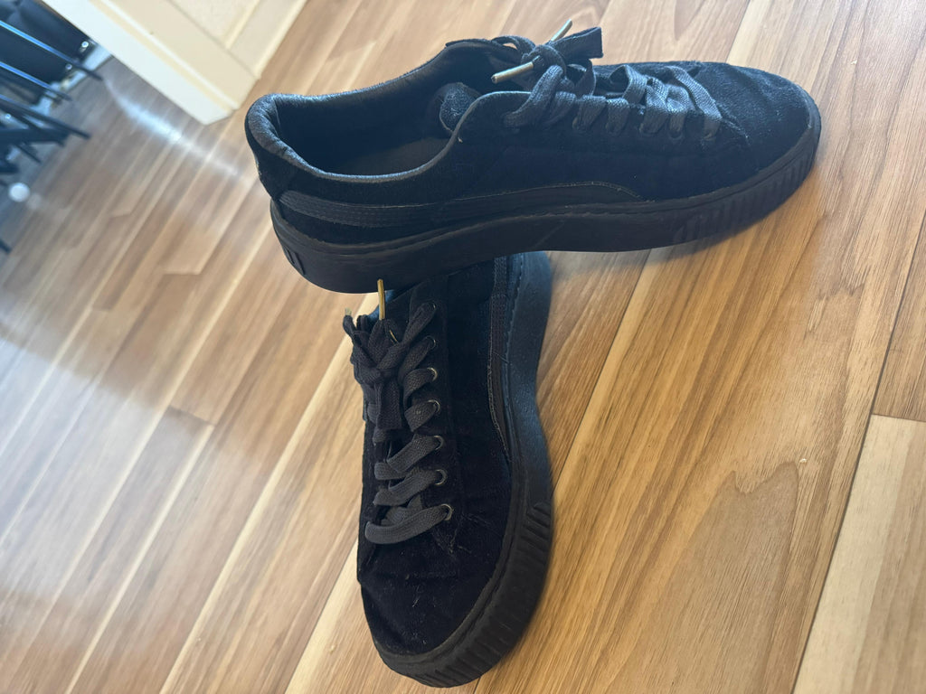 Puma Vikky Platform Suede – Schwarz, EU 38, Guter Zustand