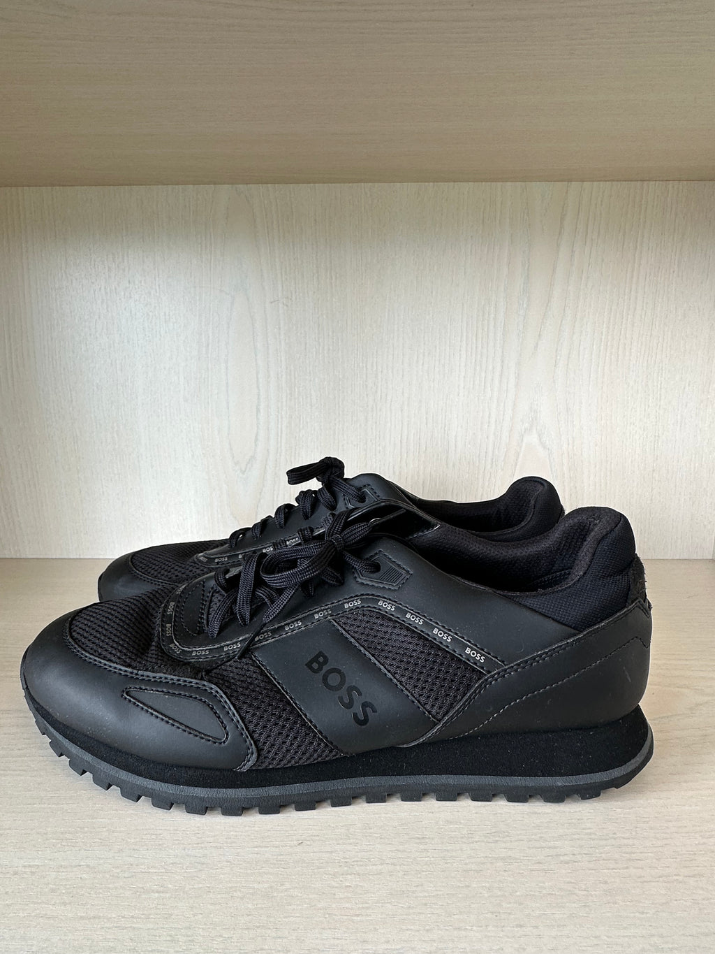 HUGO BOSS Saturn Sneaker 42 Schwarz – sehr guter Zustand