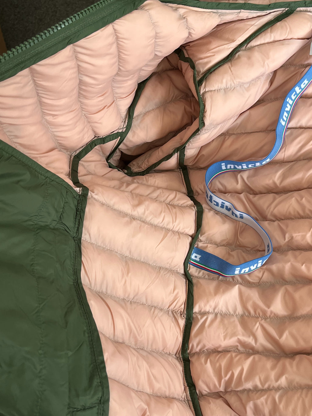 Invicta Lightweight Hooded Puffer Jacket Green M Very Good Condition