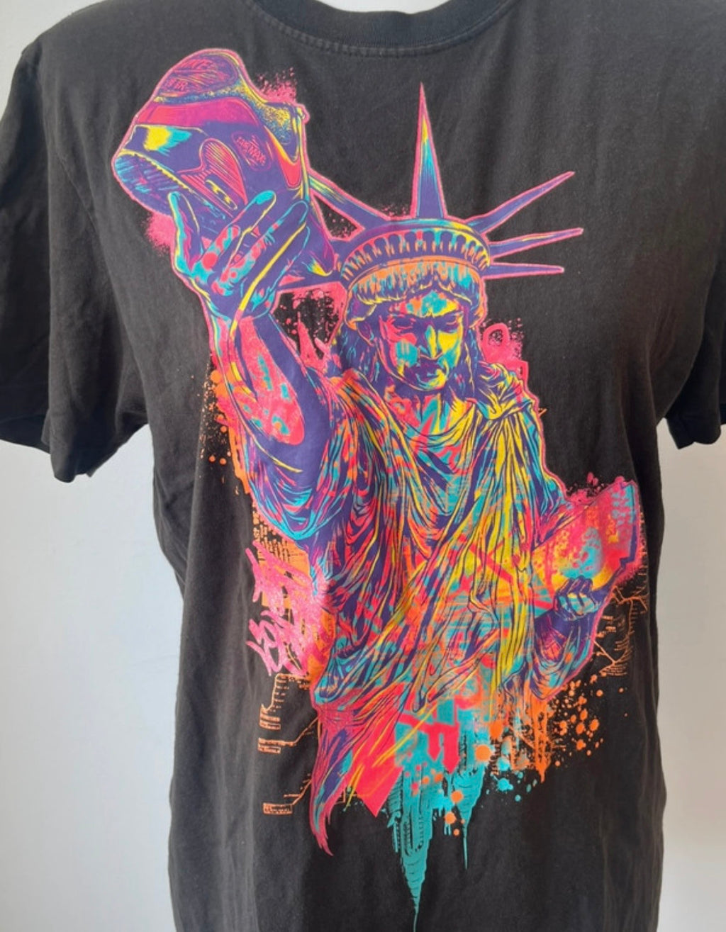 Nike Graphic T-Shirt “Statue of Liberty” Black, Size M, Good Condition