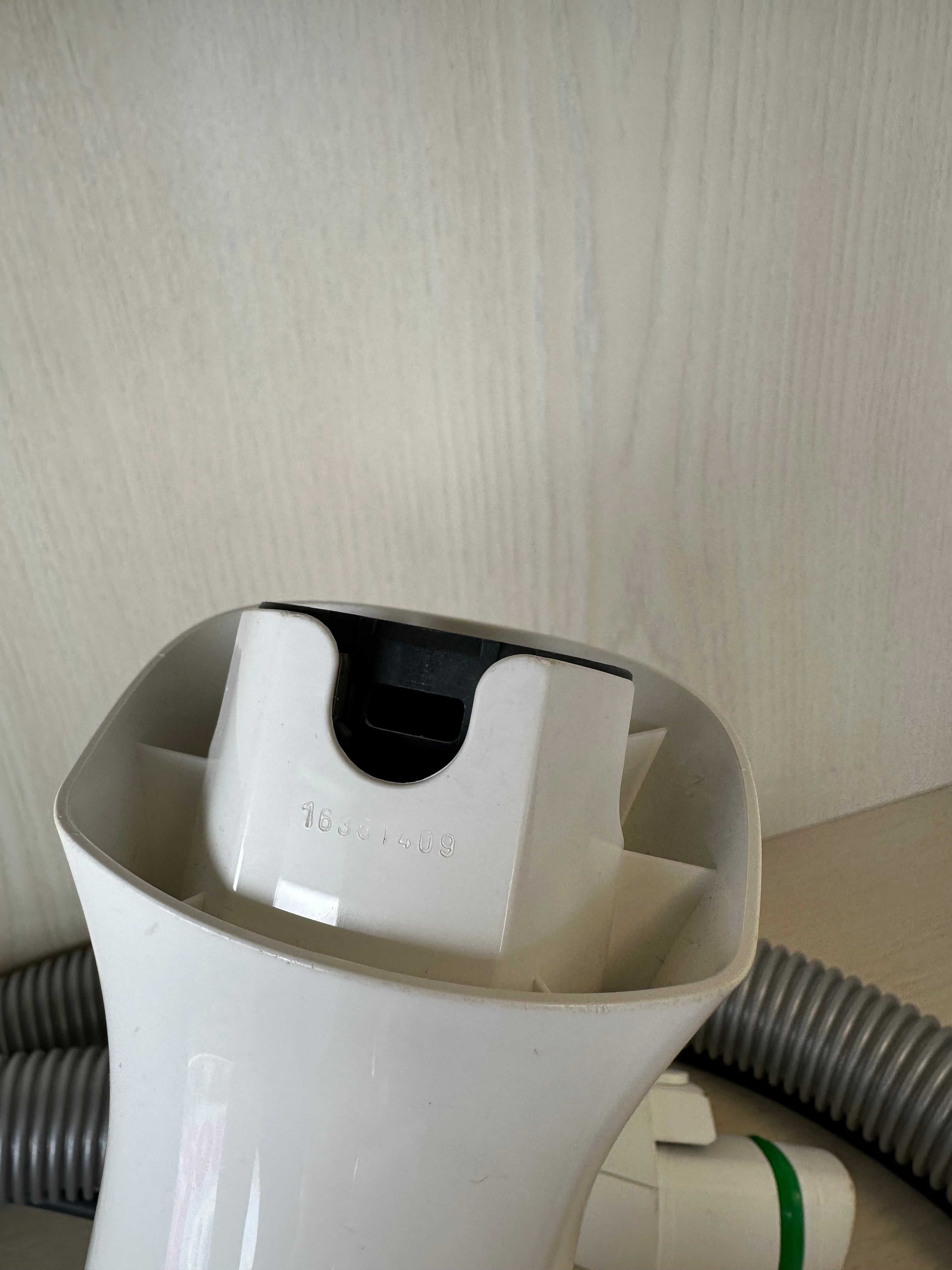 Vorwerk ESS150 Saugschlauch für VK150, 1,5m, Weiß/Grau, guter Zustand
