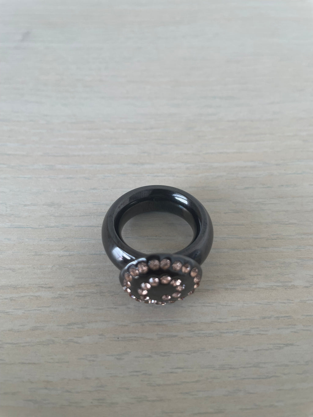 Pavo Real interchangeable ring, black steel + 6 tops, VG condition
