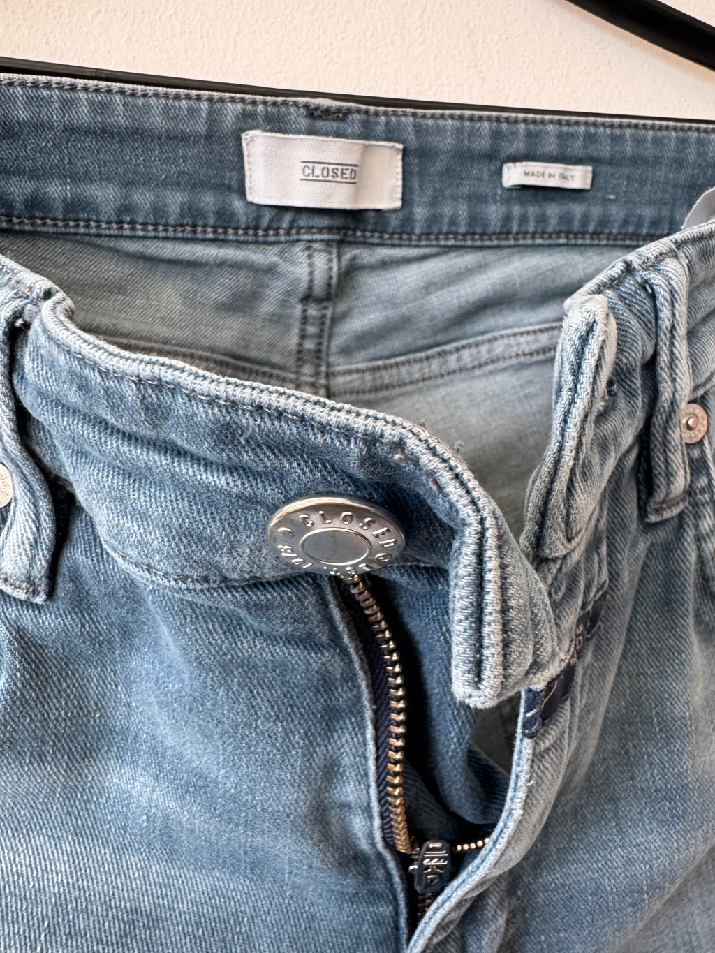 Closed Slim Fit Jeans W29 hellblau – guter Zustand