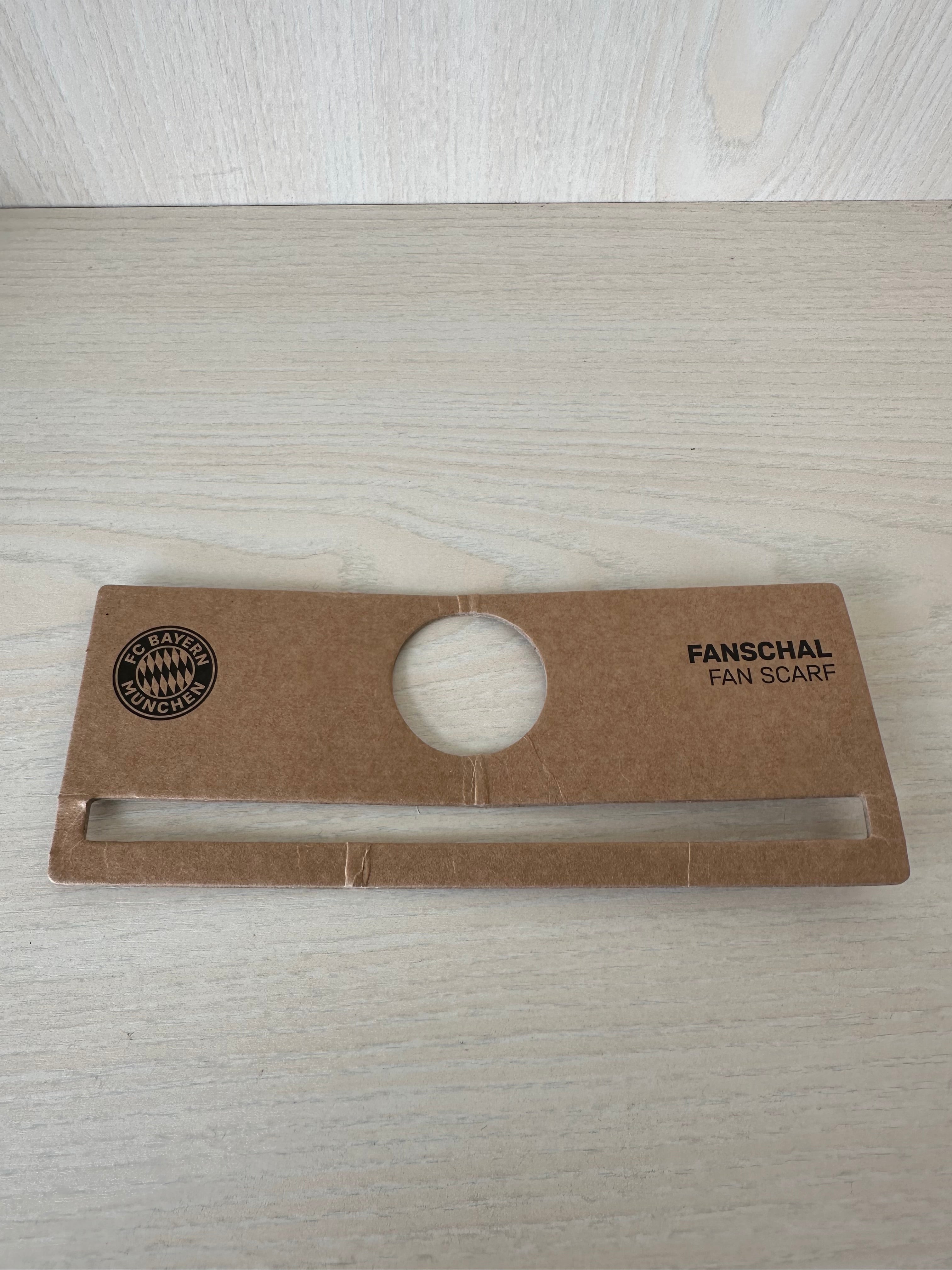 Wie Neu FC Bayern Strickschal “BAYERN HUSTLES HARDER” – Wende, 145cm, Schwarz/Weiß