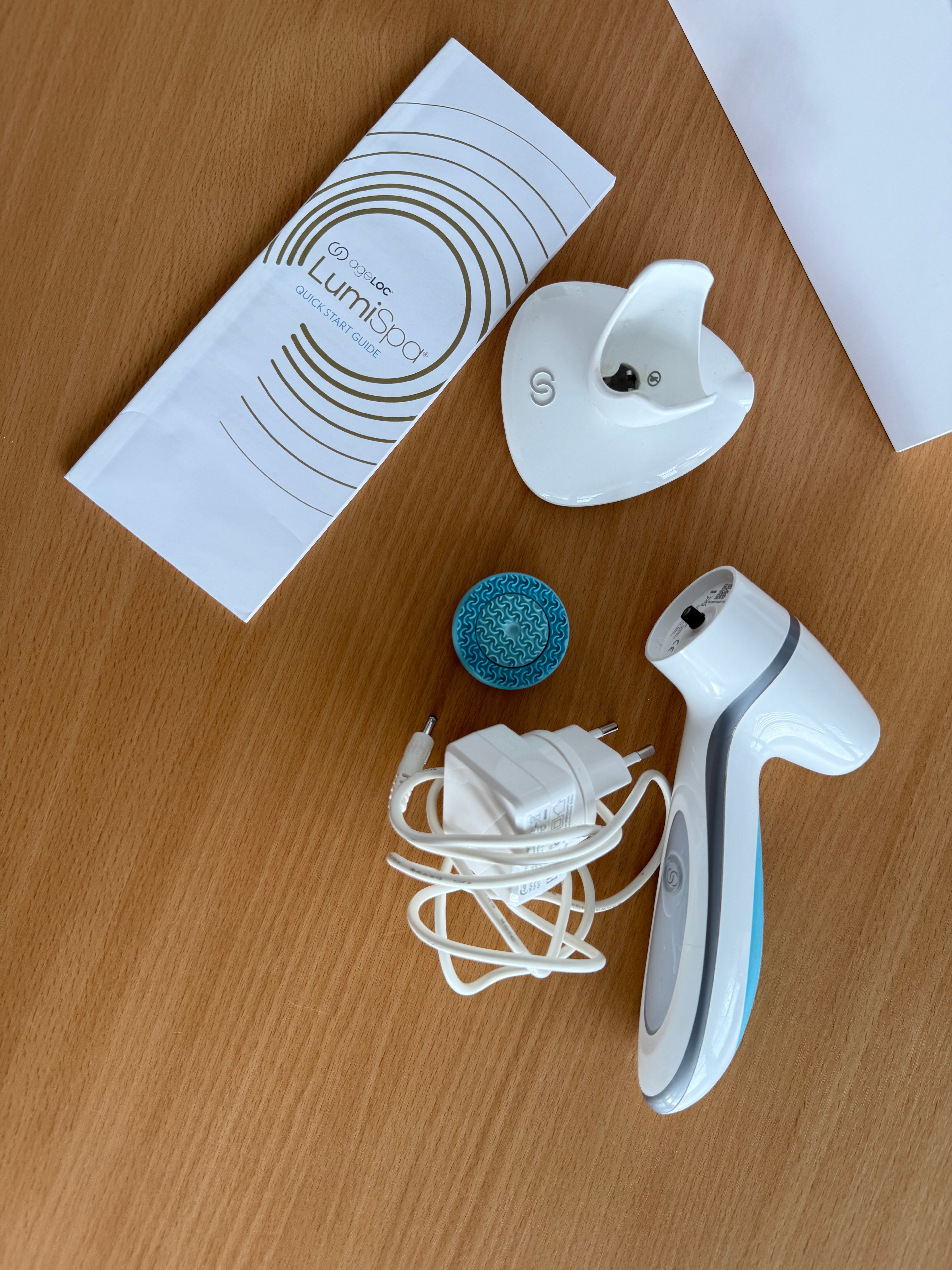 Nu Skin ageLOC LumiSpa Facial Cleansing Device White/Blue, Good Condition
