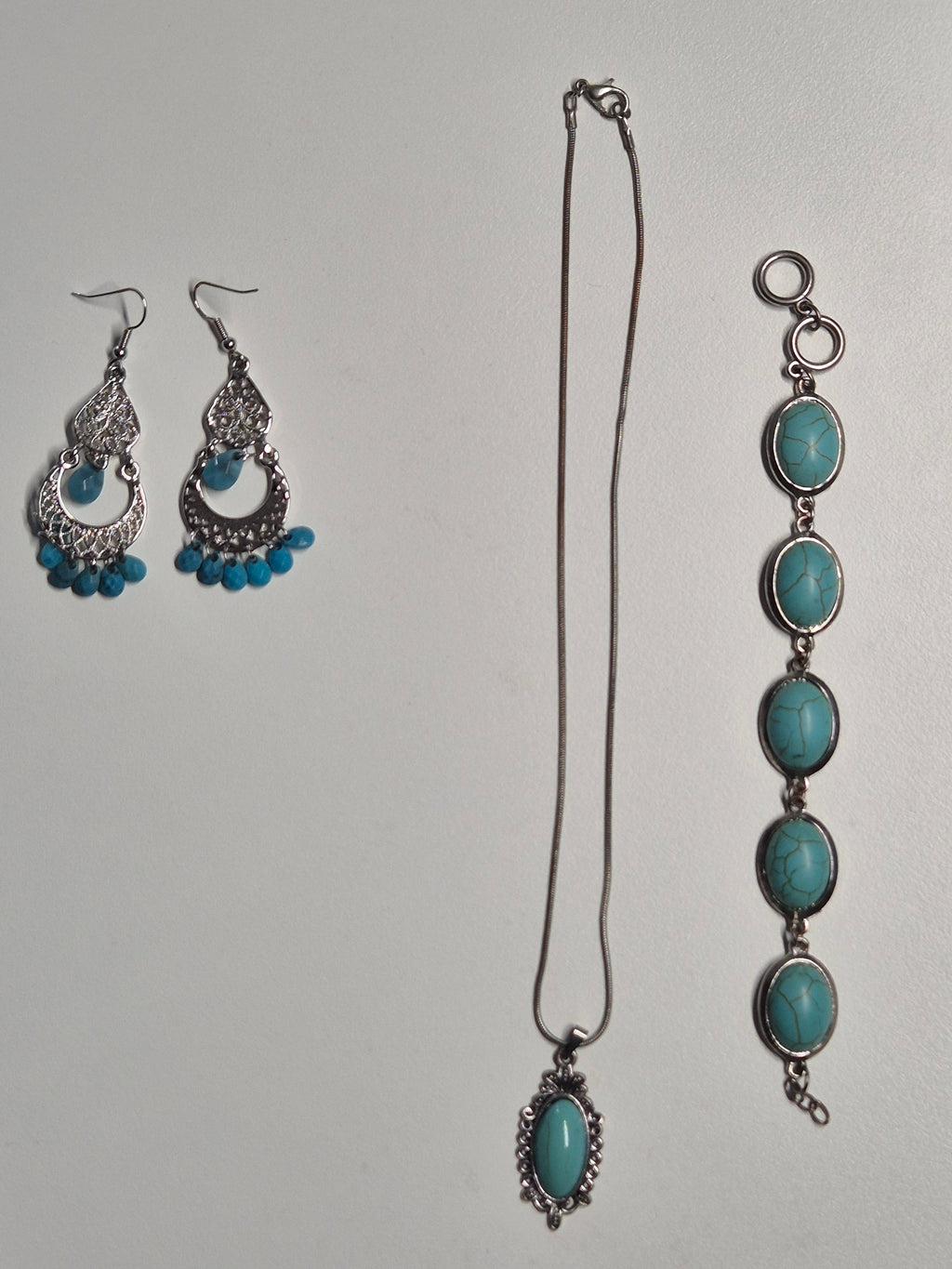 Boho Turquoise Jewelry Set – Bracelet, Earrings & Pendant | Silver | Normal Use