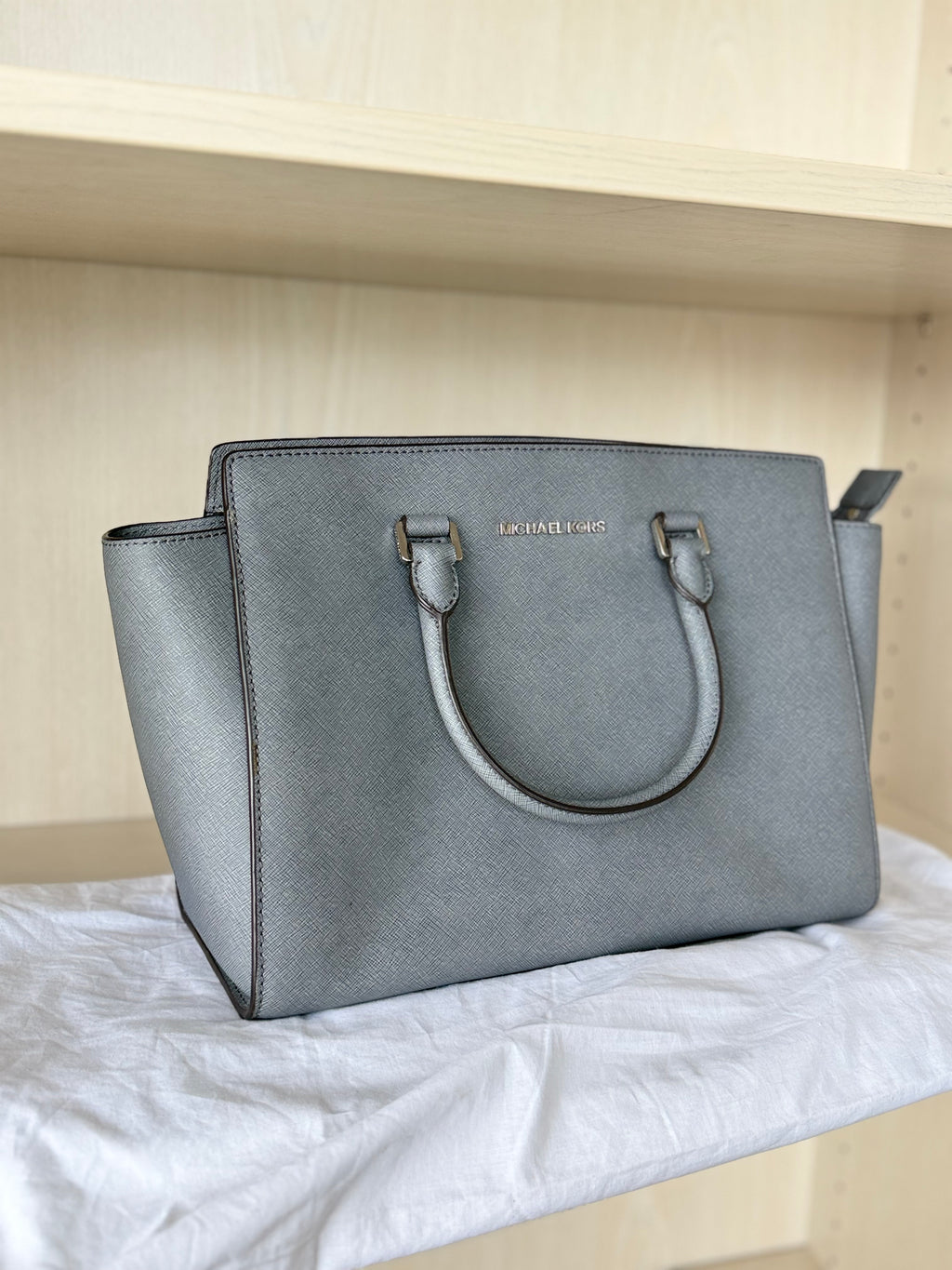 Michael Kors Selma Medium Satchel, Graphite Grey, Very Good Condition, 32cm