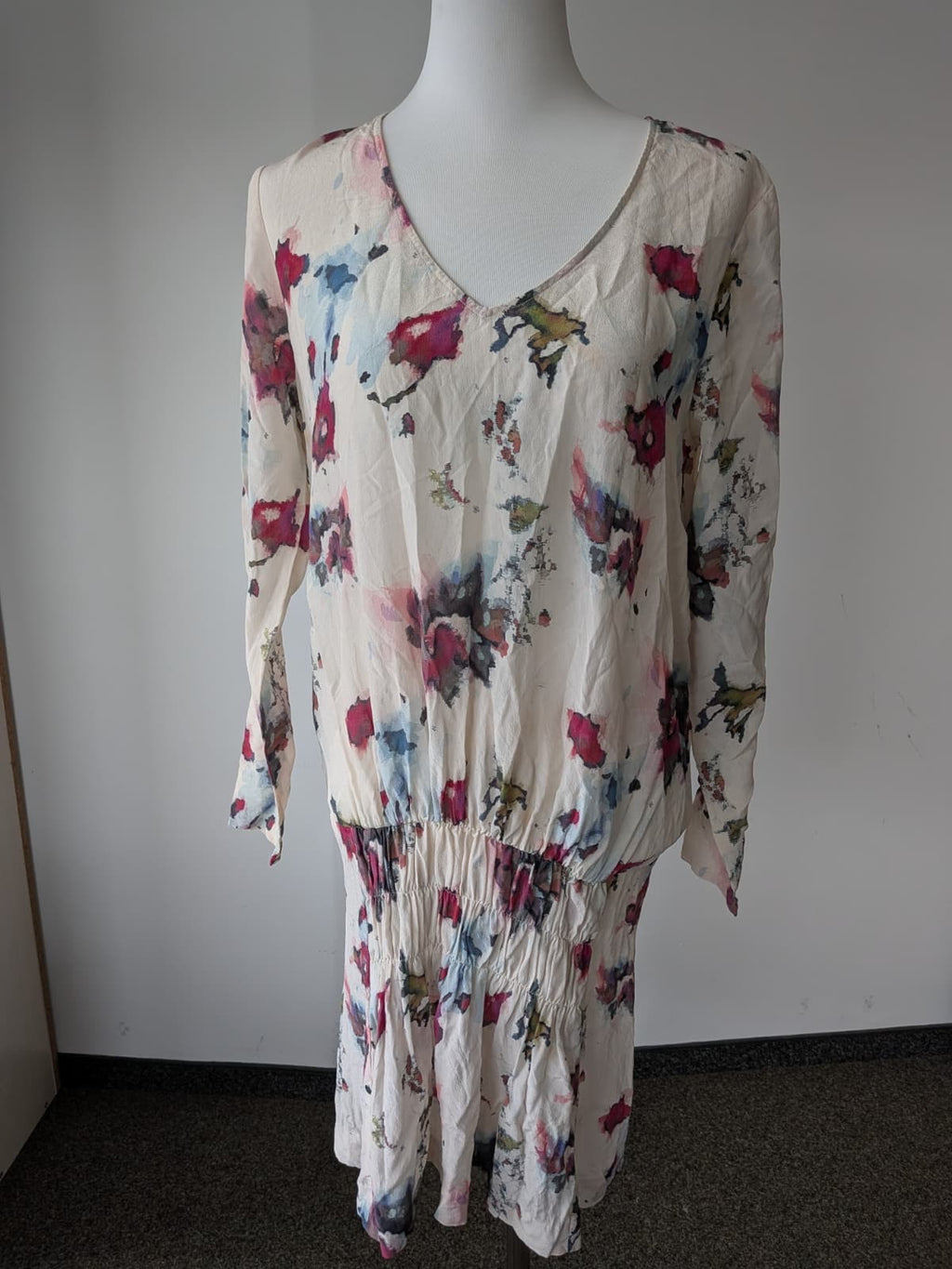 Julie Brandt Mari Dress – 100% Silk, Multicolor Floral, Size 38, Good Condition
