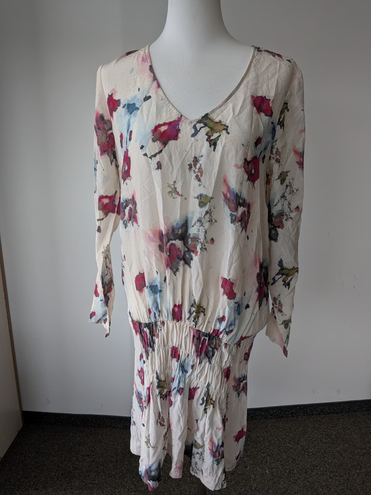 Julie Brandt Mari Dress – 100% Silk, Multicolor Floral, Size 38, Good Condition