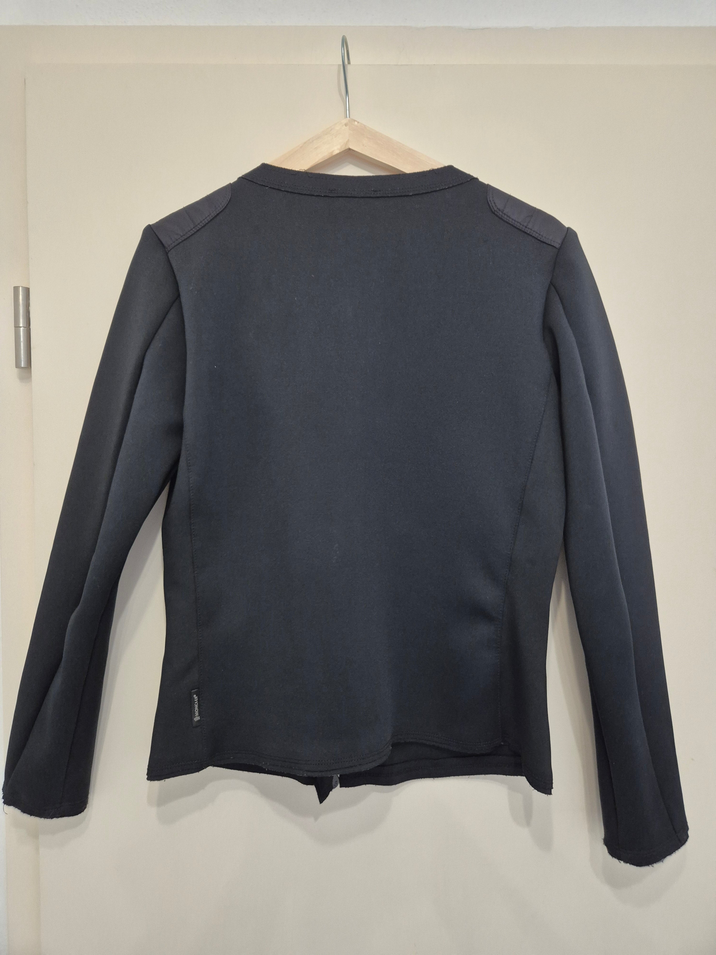 Moncler Damen Lederjacke VGH Serie Schwarz Größe M – Authentisch QR Code