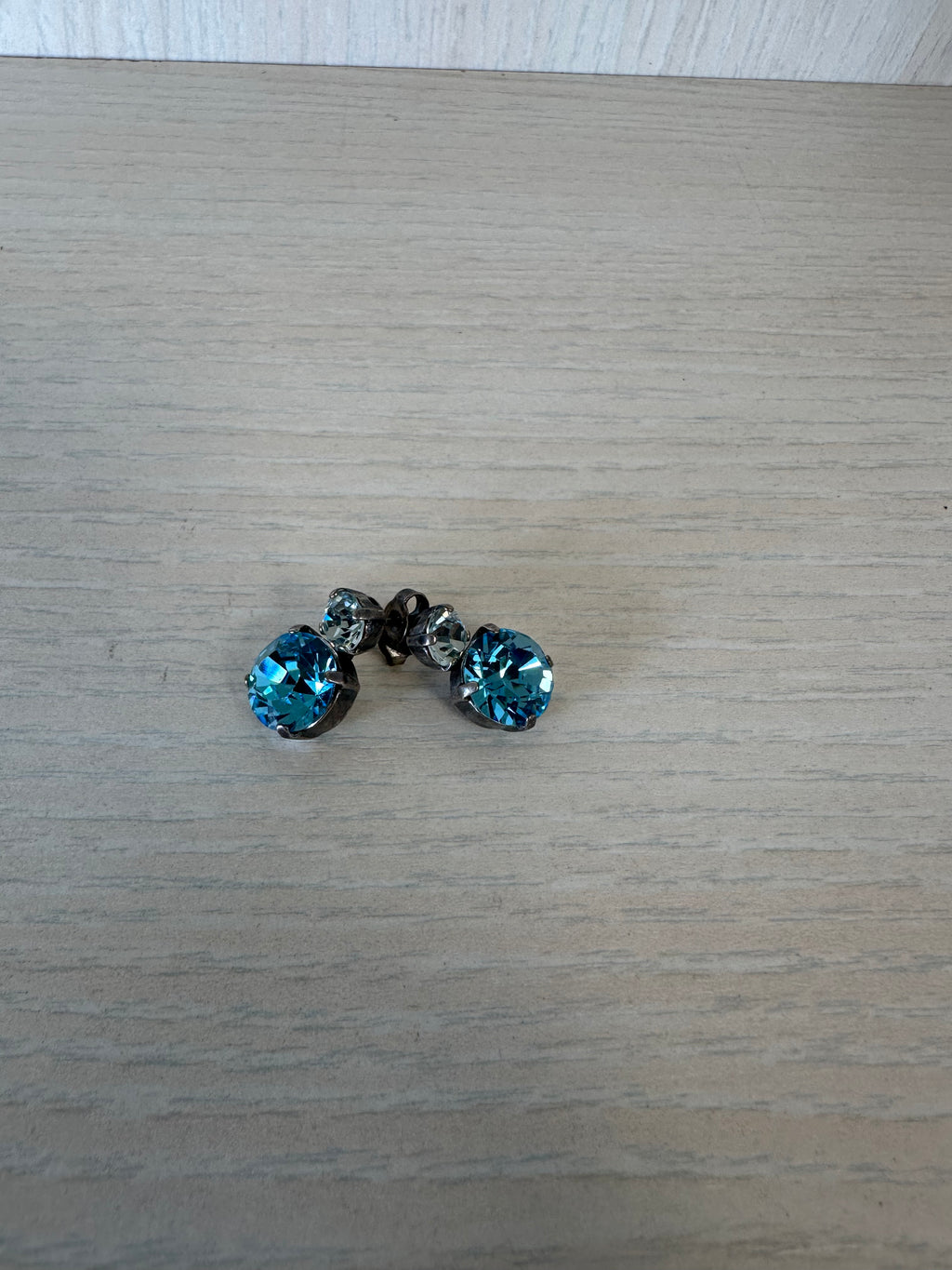 Vintage aqua blue double-crystal stud earrings, antique bronze, good condition