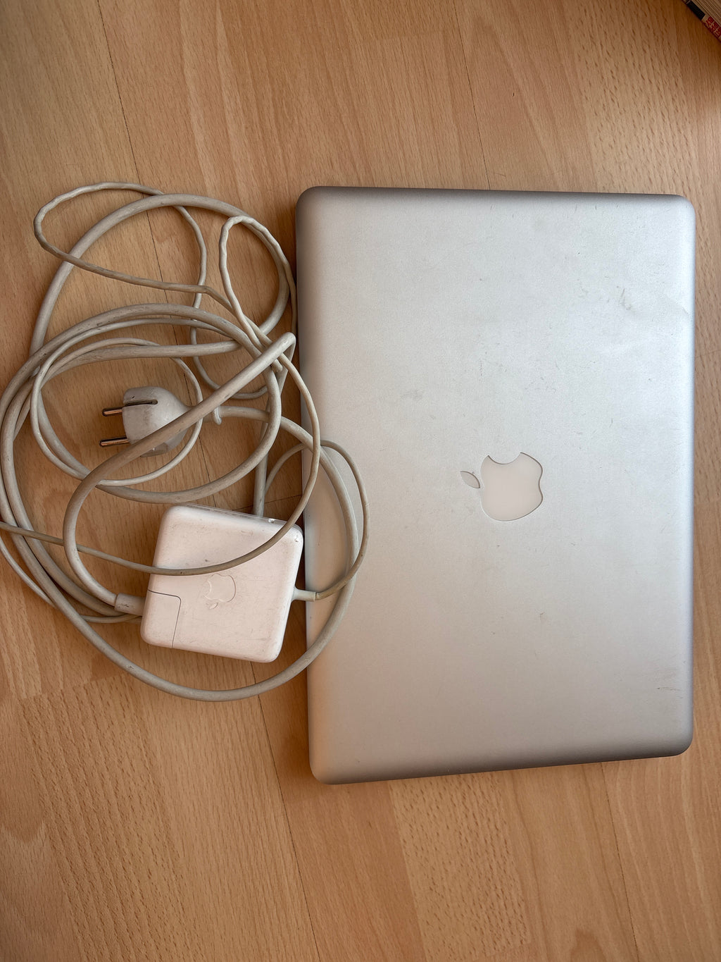 Apple MacBook Pro 13 i5 8GB 256GB SSD Silber – guter Zustand