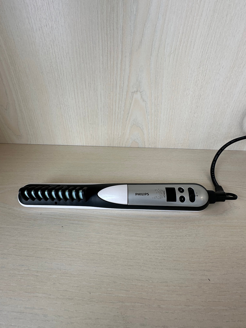 Philips HP8297 Hair Straightener, Ceramic, Ionic, Black/Silver, Very Good