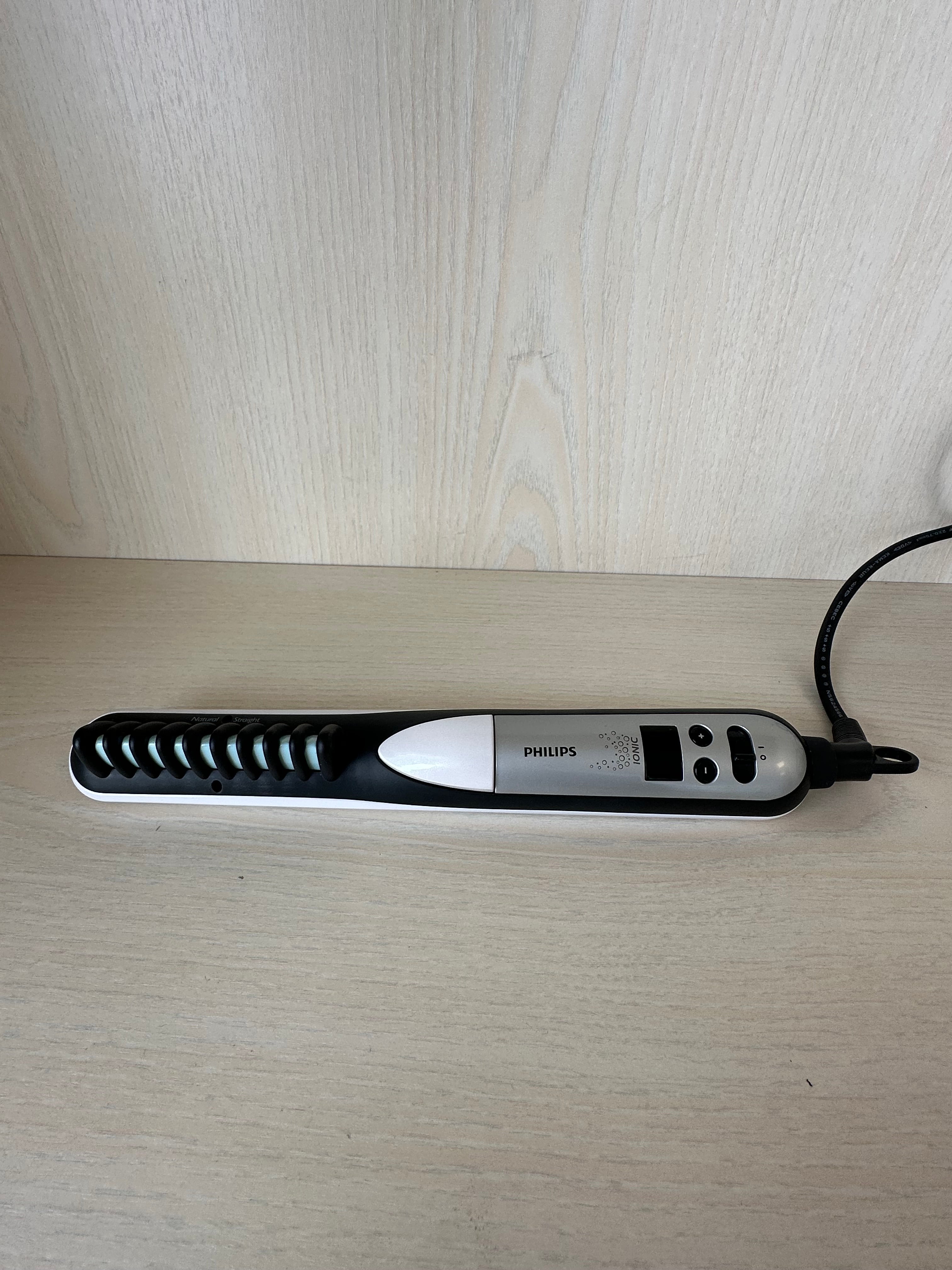 Philips HP8297 Hair Straightener, Ceramic, Ionic, Black/Silver, Very Good