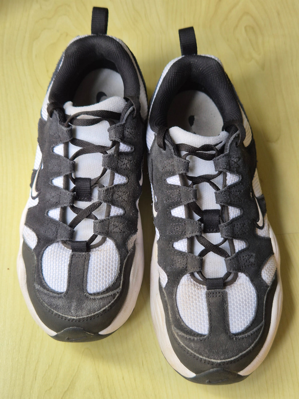 Nike Tech Hera | Größe 39 | Weiß/Schwarz | guter Zustand