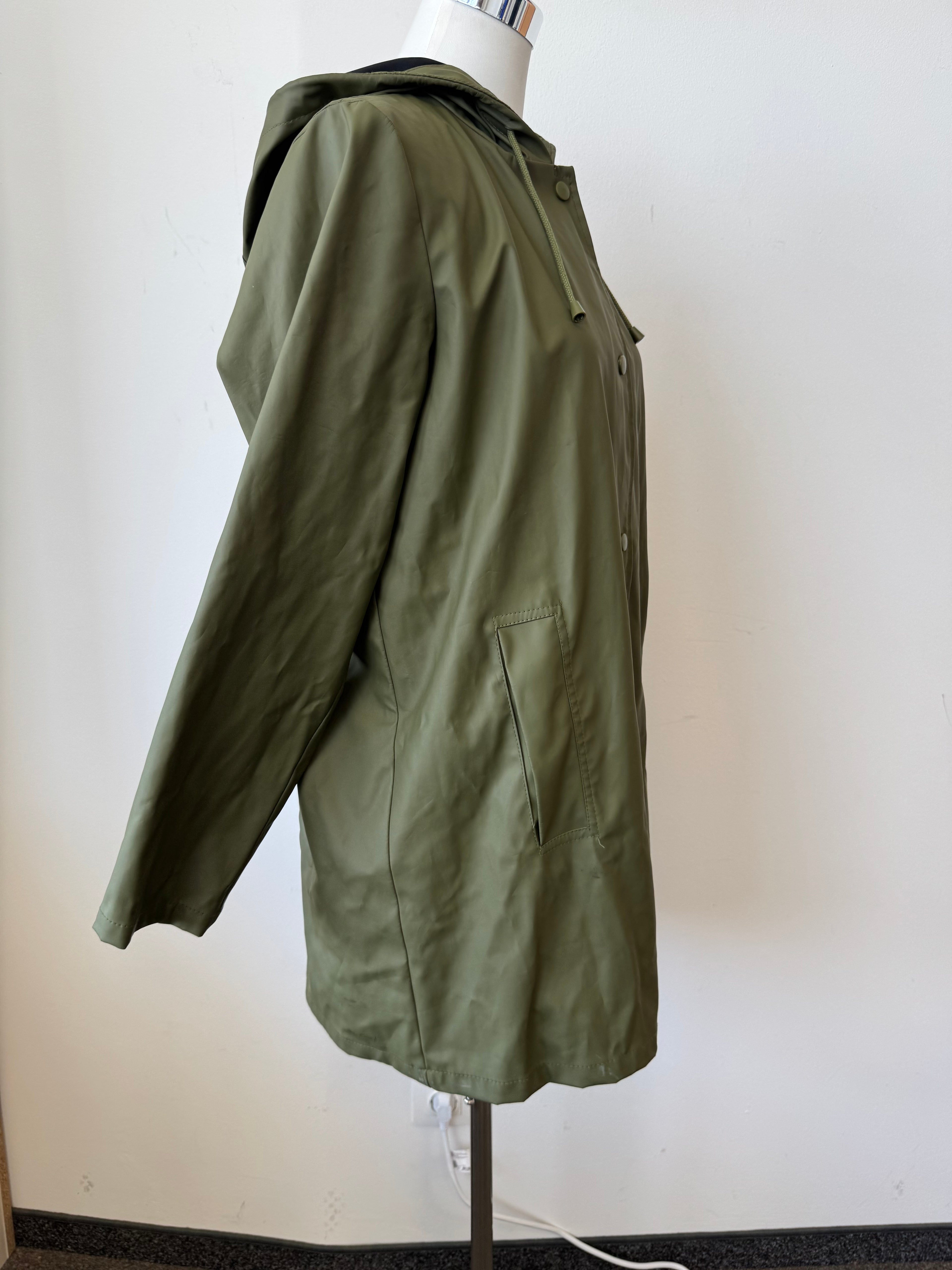 Jacqueline de Yong Regenmantel – Light Olive Green, Größe L, Sehr Gut