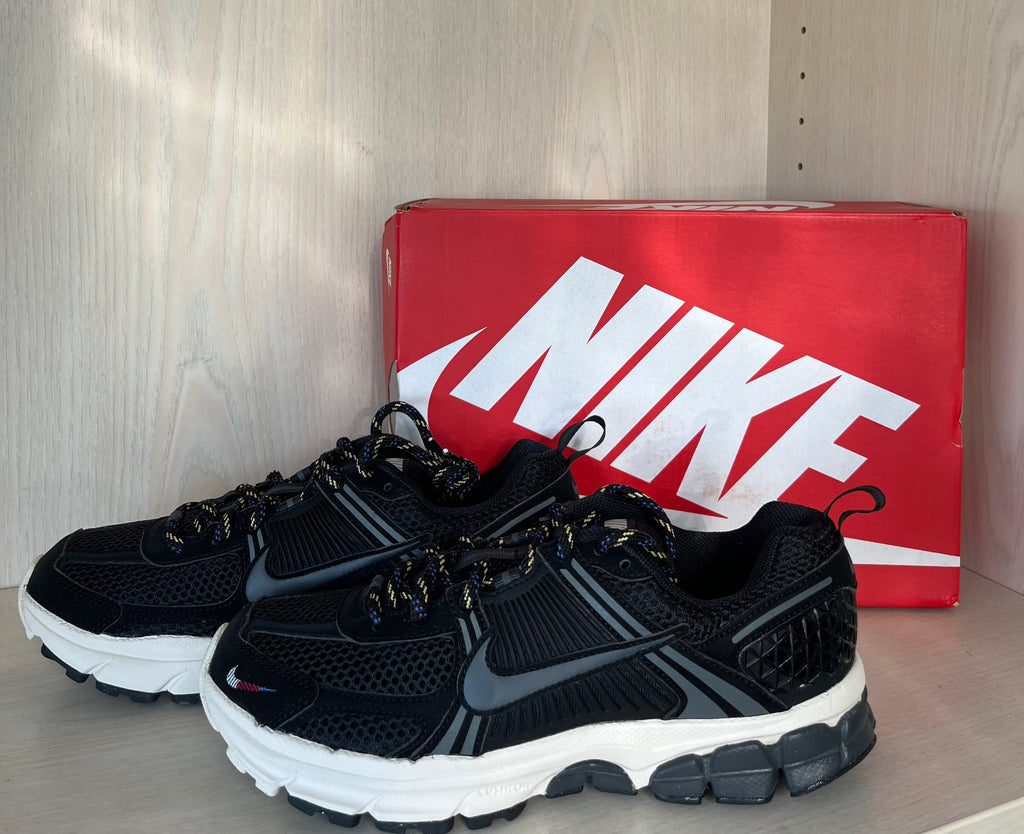 Nike Vomero 5 GS Black/Soft Pearl – EU 39 New